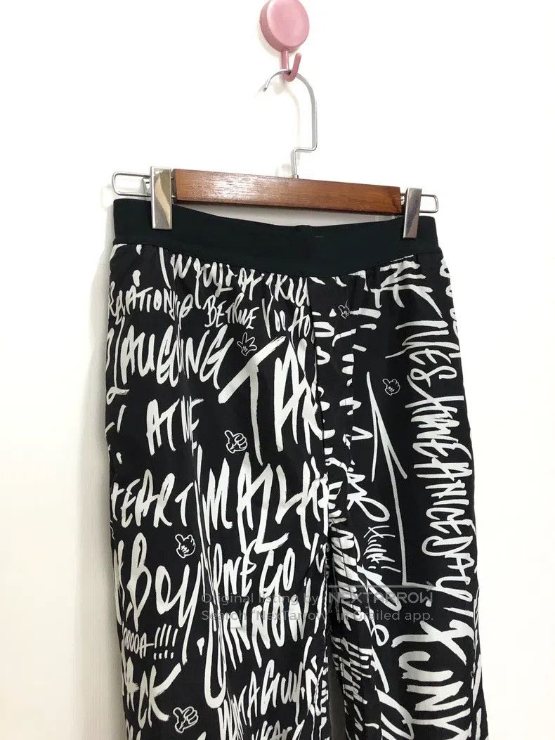 Takahiromiyashita The Soloist. Takahiromiyashita The Soloist. Rubber band waist pants Size US 30 / EU 46 - 5 Thumbnail