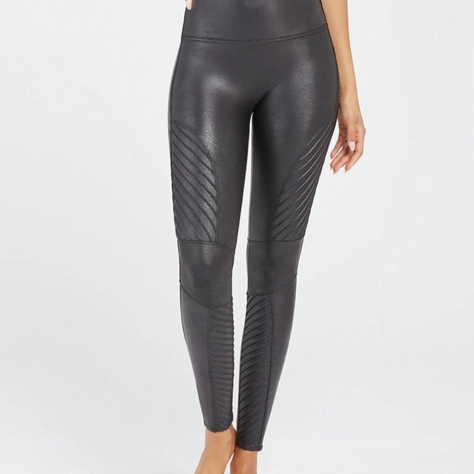 Spanx Spanx Black Faux Leather Moto Mid Rise Shaping Leggings Sz S Size 22" - 1 Thumbnail