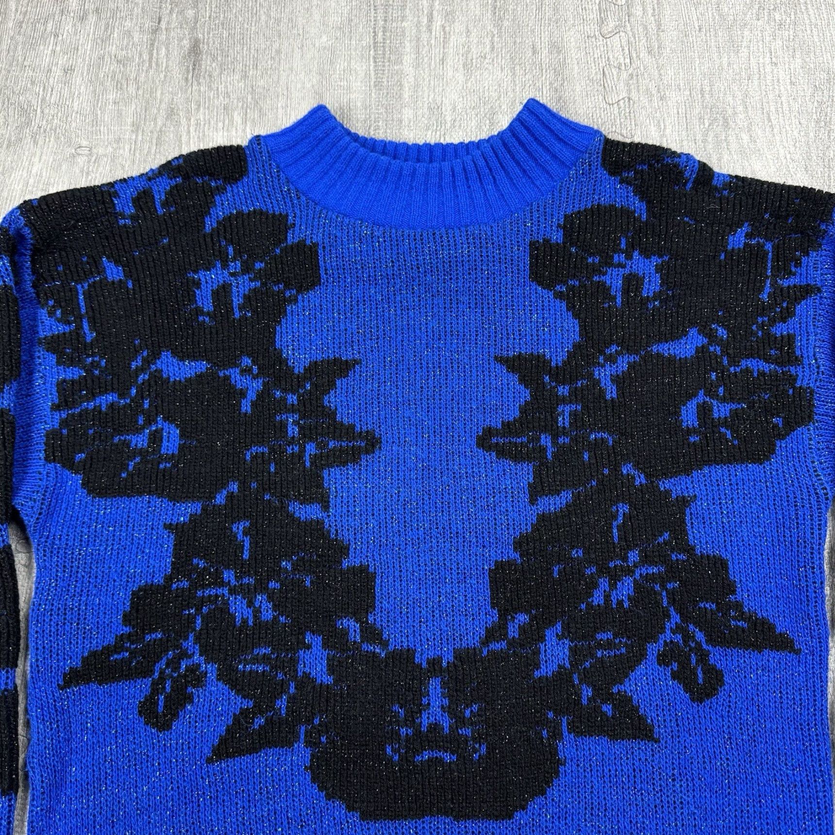 Vintage VINTAGE Ellen D Sweater Pullover Long Knit Floral Embroidered 80s Metallic Blue Women L - Knit, Crew Neck, Heavyweight, Relaxed Fit Size L / US 10 / IT 46 - 2 Thumbnail