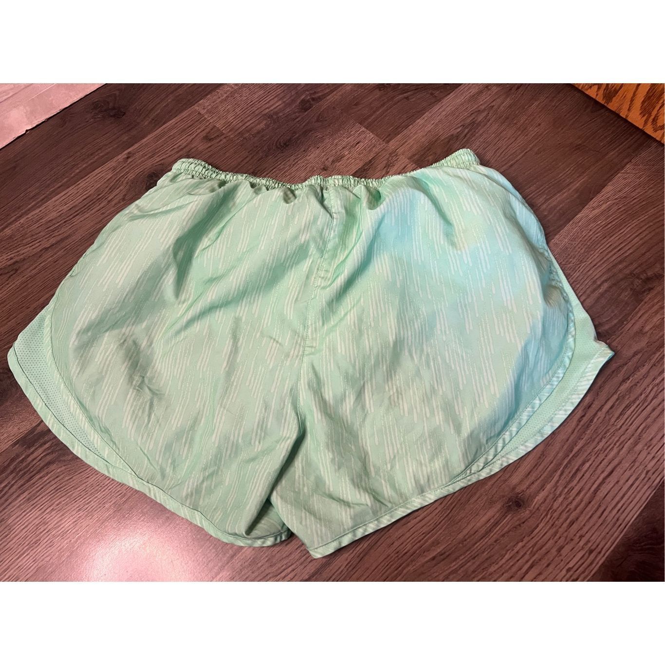 Nike Nike Green Patterned Dri-Fit Shorts Woman’s Size Medium Size 28" / US 6 / IT 42 - 7 Thumbnail