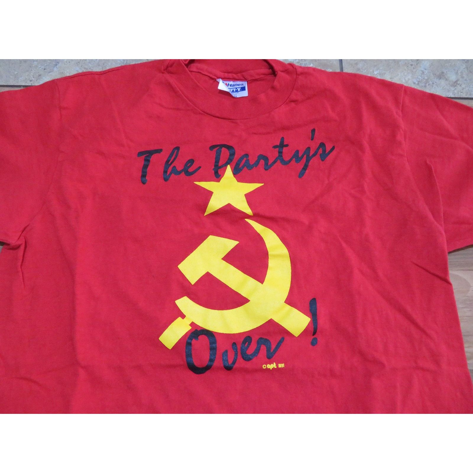 Hanes The Party Is Over Communism USSR Red Yellow T-shirt M 1980s Size US M / EU 48-50 / 2 - 2 Thumbnail