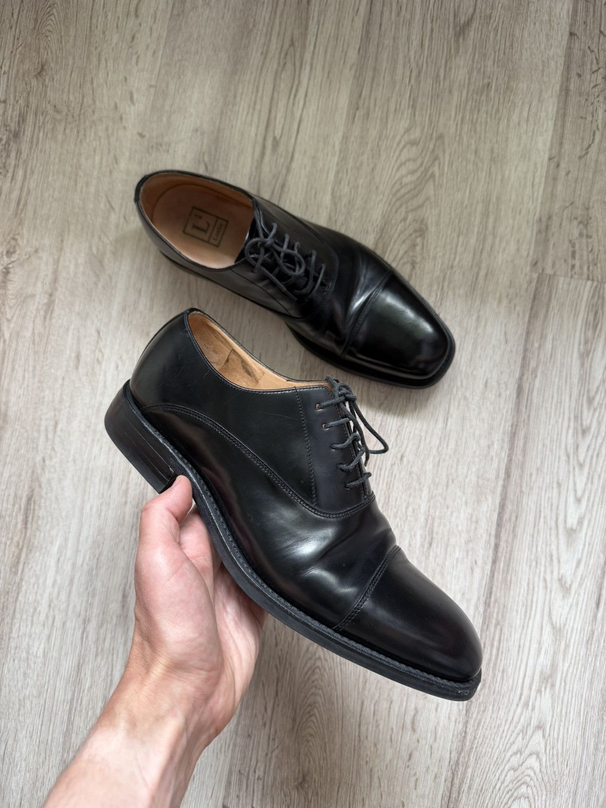Loake Loake 260B Black Cap Toe Oxford Shoes Goodyear Welted Size US 9 / EU 42 - 1 Thumbnail