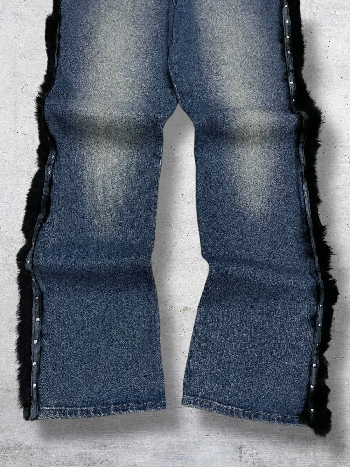 Beauty Beast VINTAGE CHEST OG DESIGNER FLARED FUR SIDE TAPE ICONIC DENIM Size US 32 / EU 48 - 3 Thumbnail