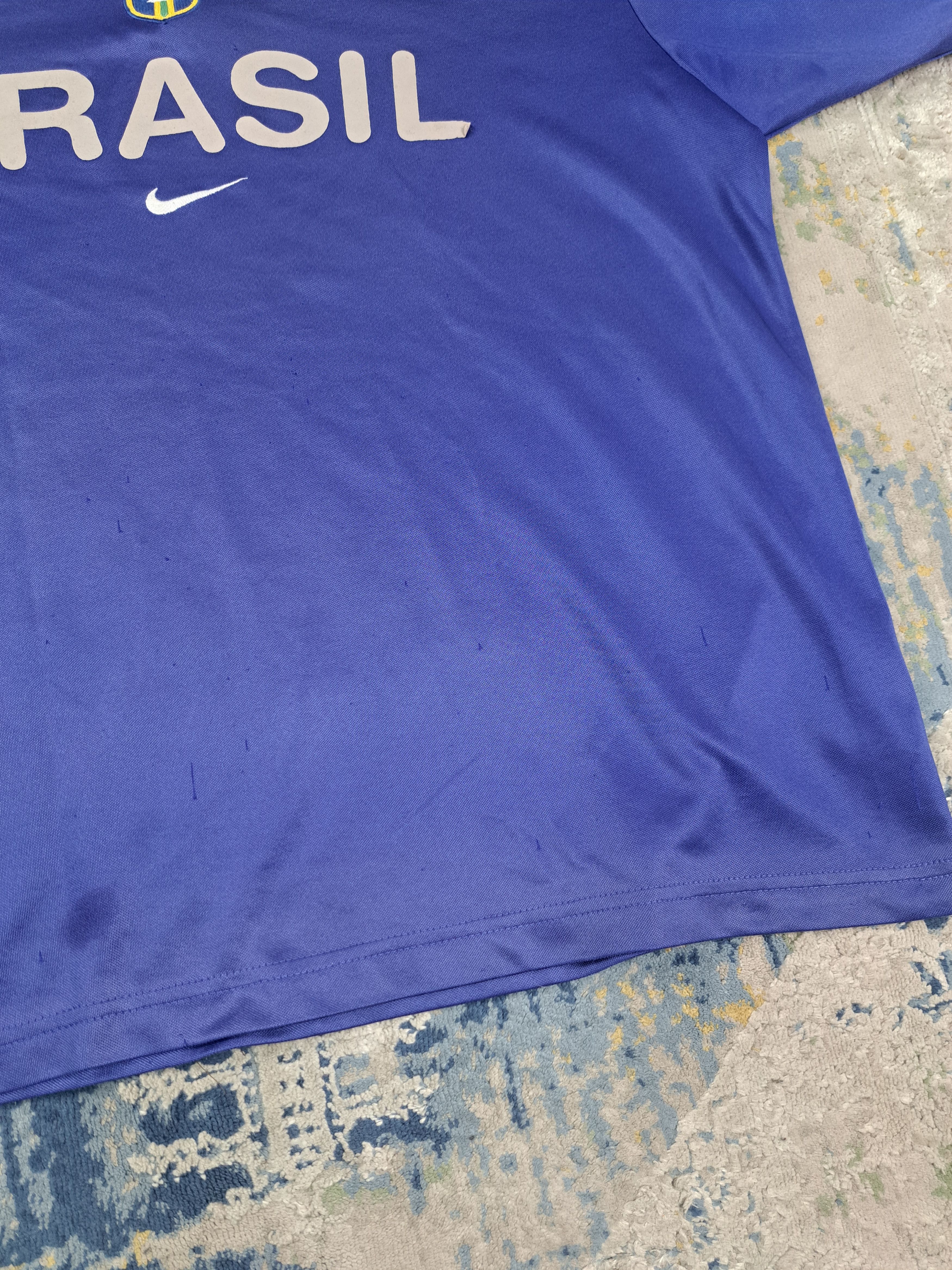 Nike Vintage 00s Nike x Brazil Center Swoosh Tee y2k Blokecore Size US L / EU 52-54 / 3 - 7 Thumbnail