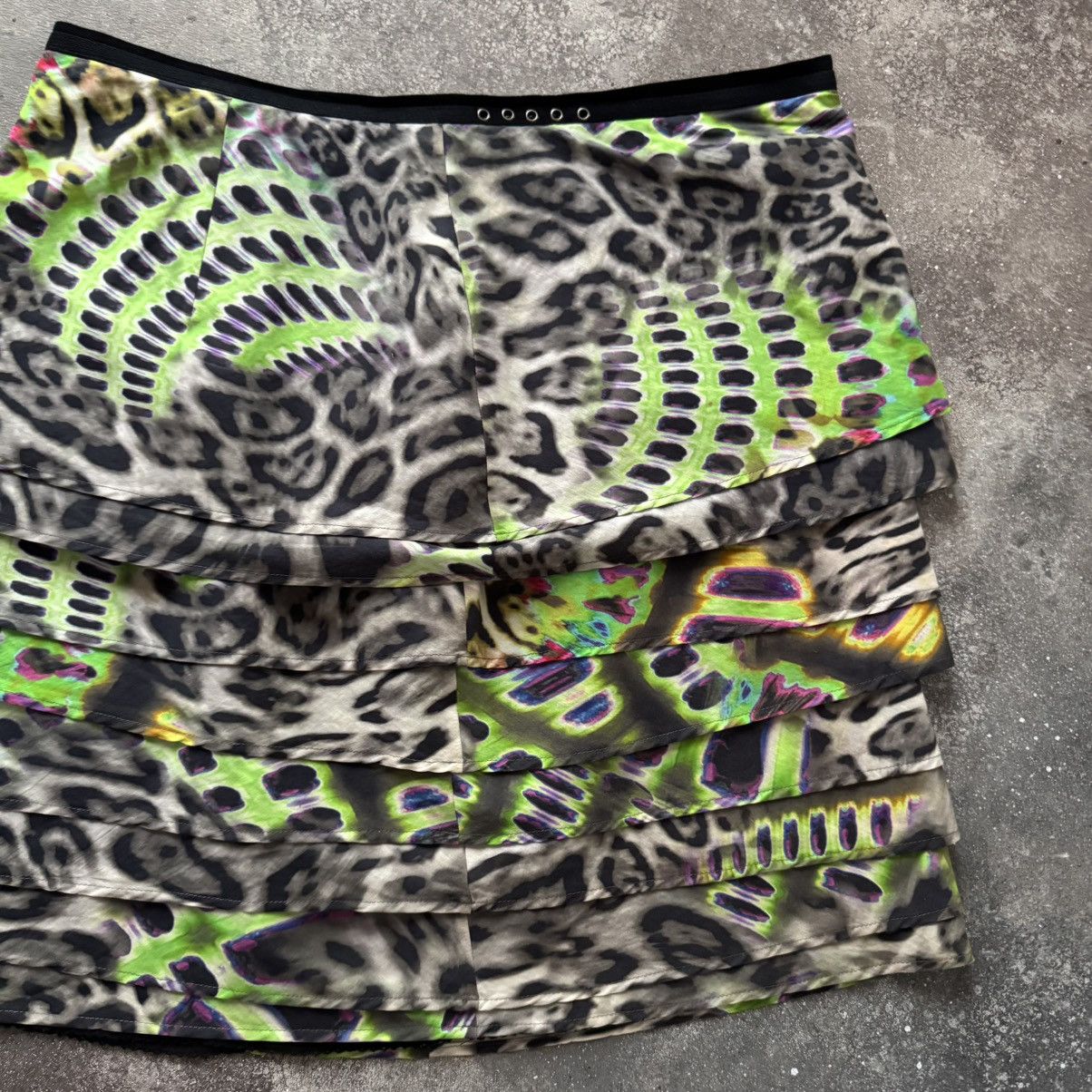 Japanese Brand Marc Cain Y2K Leopard Printed Mini Skirt Size 32" / US 10 / IT 46 - 5 Thumbnail