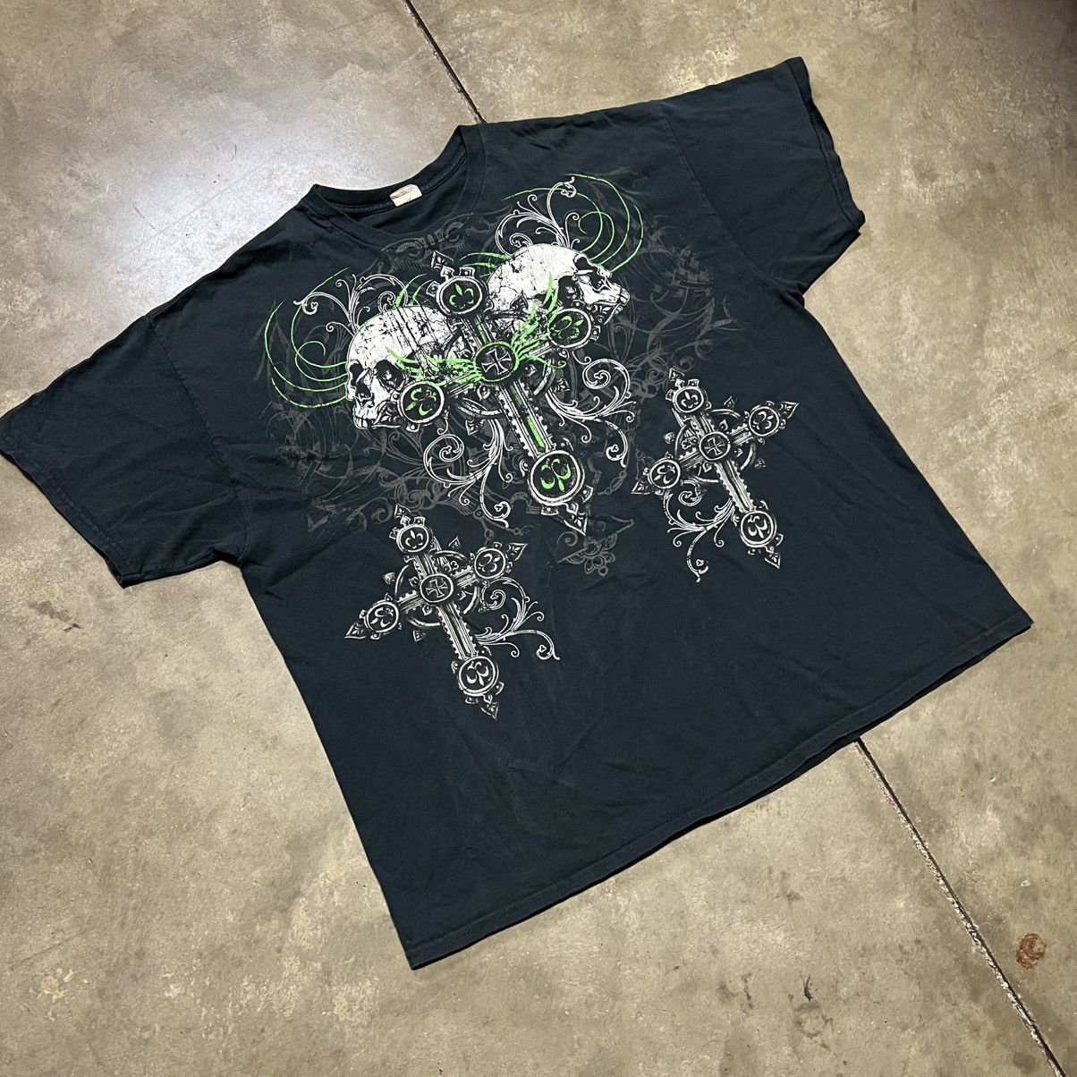 Vintage Vintage Skull Cross Graphic Tee Grunge Punk JNCO Skater Y2K Size US XXL / EU 58 / 5 - 2 Thumbnail