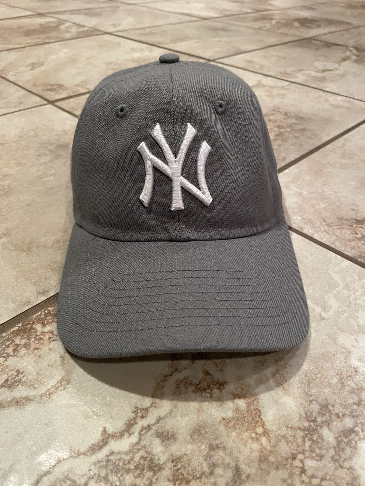 MoMA MoMA Yankees Hat Size ONE SIZE - 1 Thumbnail