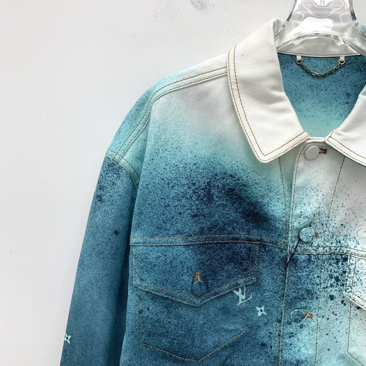 Louis Vuitton Louis Vuitton Blue and White Cotton Denim Jacket Size US S / EU 44-46 / 1 - 3 Thumbnail