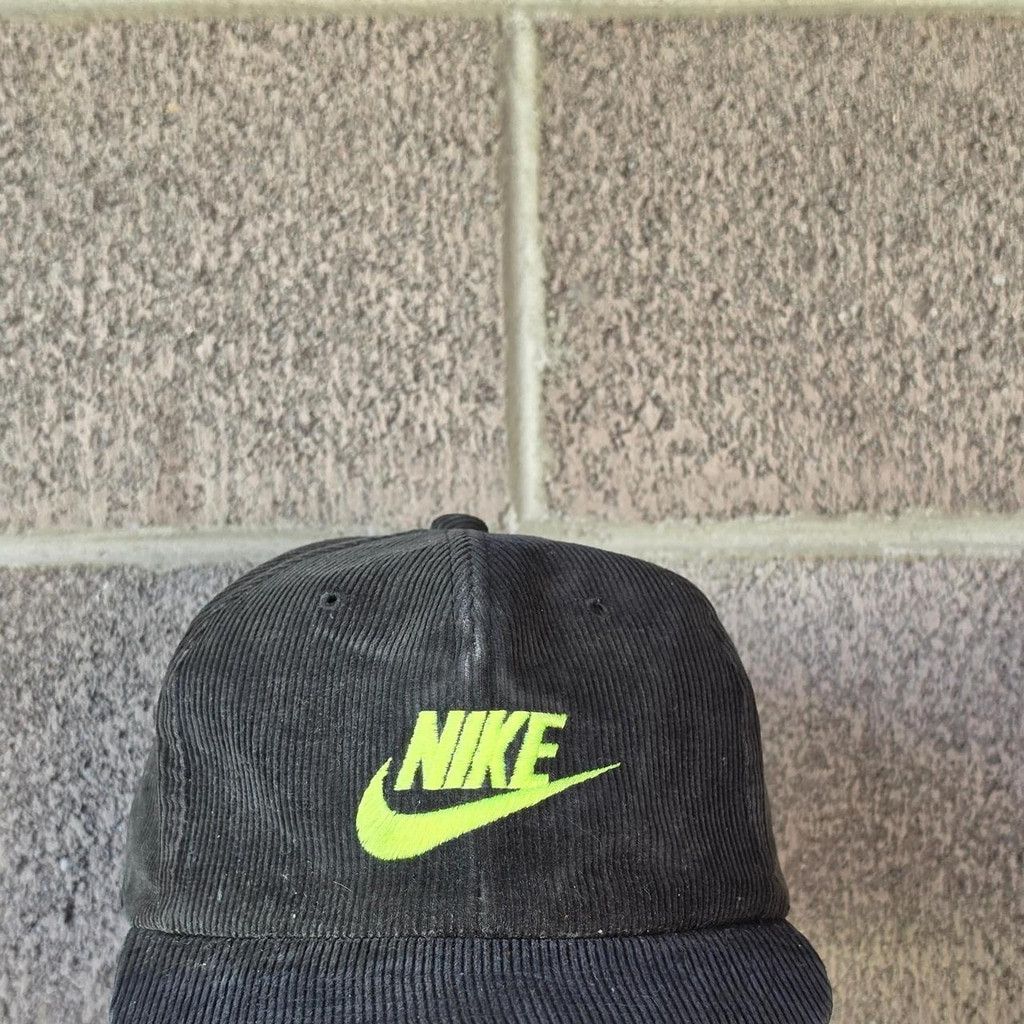 Nike 80s Nike black corduroy snapback hat #skater #corduroy Size ONE SIZE - 5 Thumbnail
