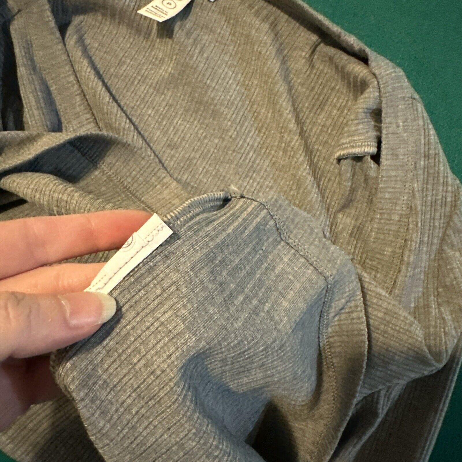 Spanx SPANX Gray Long Sleeve Shapewear Top S Scoop Neck Seamless Size S / US 4 / IT 40 - 6 Thumbnail