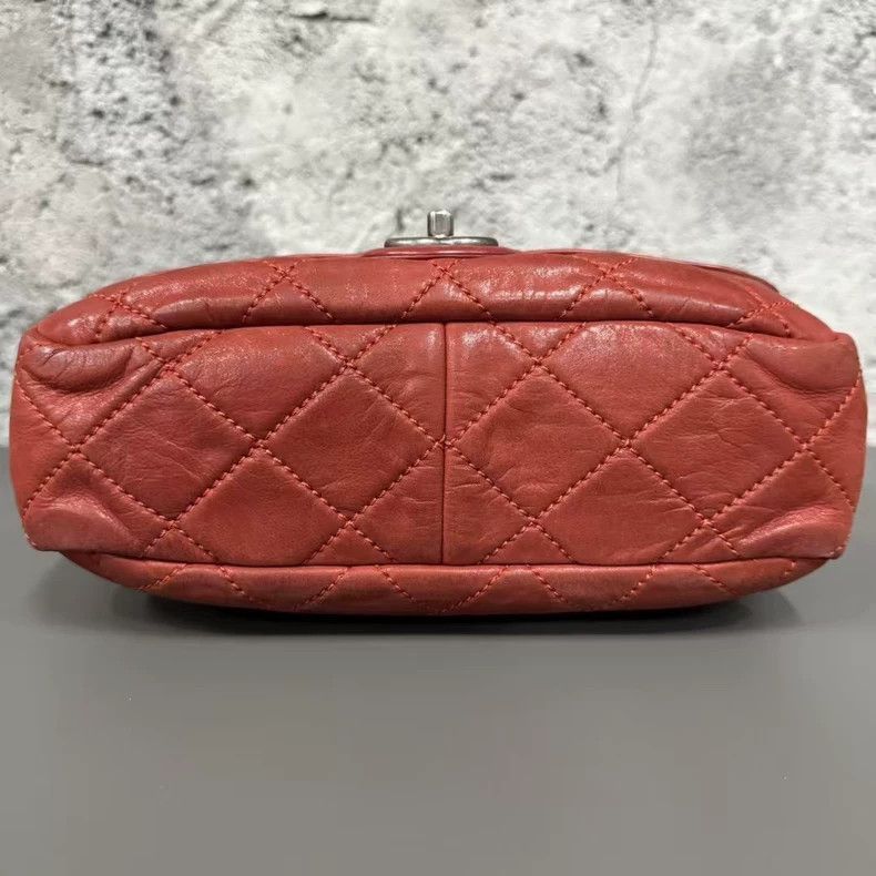 Chanel Chanel Messenger Bag with Flap Closure -2505 Size ONE SIZE - 5 Thumbnail