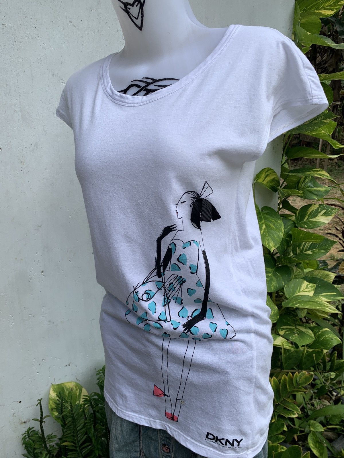 DKNY 2000s Donna Karan New York DKNY Girl Painting Art Bowtie Top Size S / US 4 / IT 40 - 2 Thumbnail