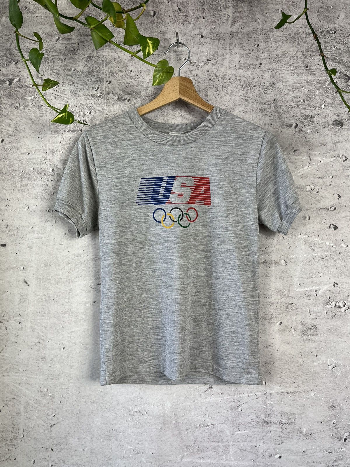 USA Olympics × Vintage 1984 LA Olympics graphic t made by levis (N) Size US XS / EU 42 / 0 - 2 Thumbnail