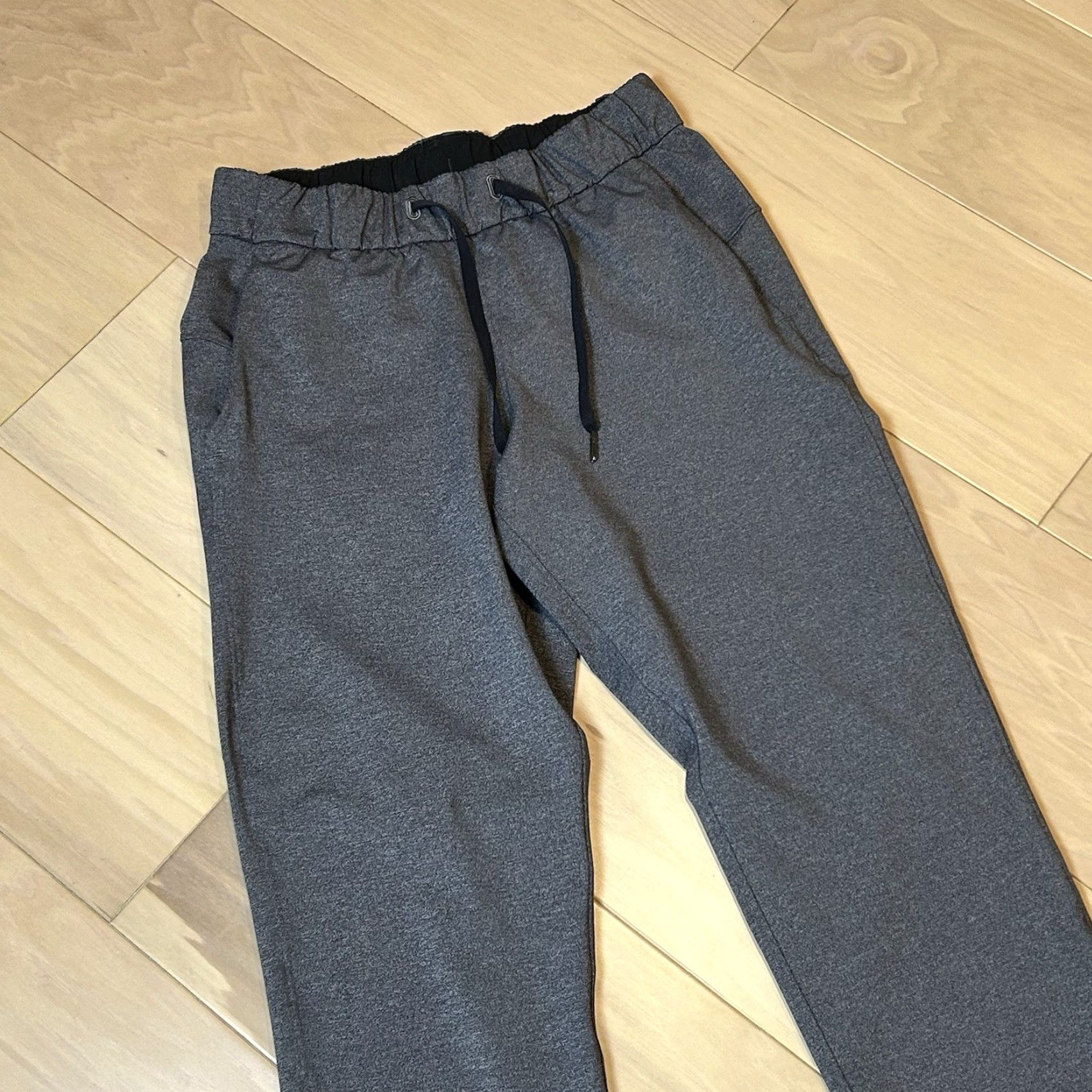 Lululemon Lululemon On The Fly Pant Gray Women’s 4 Activewear Tapered Ankle Pockets 32 Inseam Regular Rise 10 Drawstring Waist Size 27" / US 4 / IT 40 - 2 Thumbnail