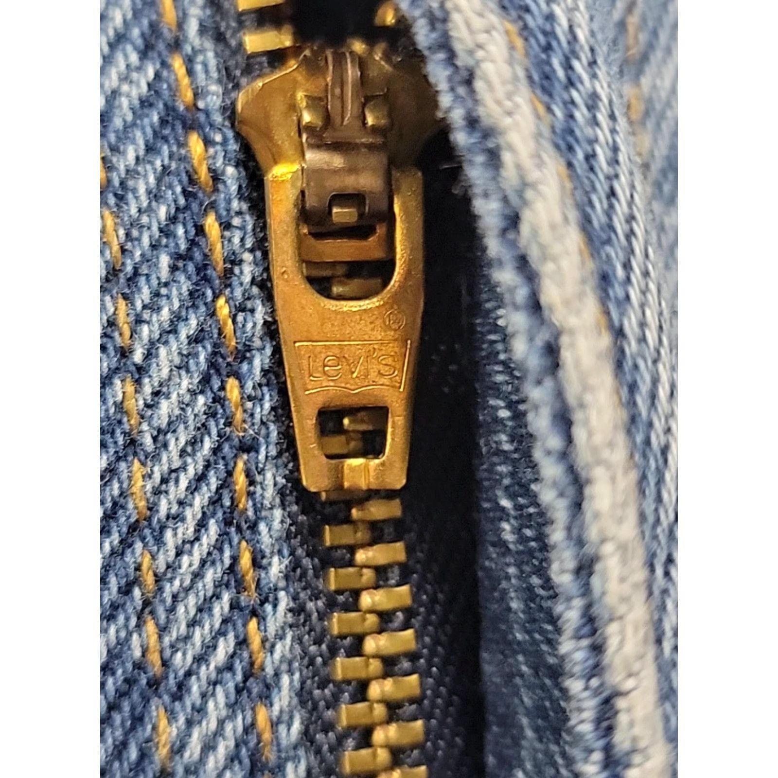 Levi's VINTAGE Levi's Jeans Mens 31x30 Blue 505 Straight Regular Fit Cotton Denim Size US 31 - 3 Thumbnail