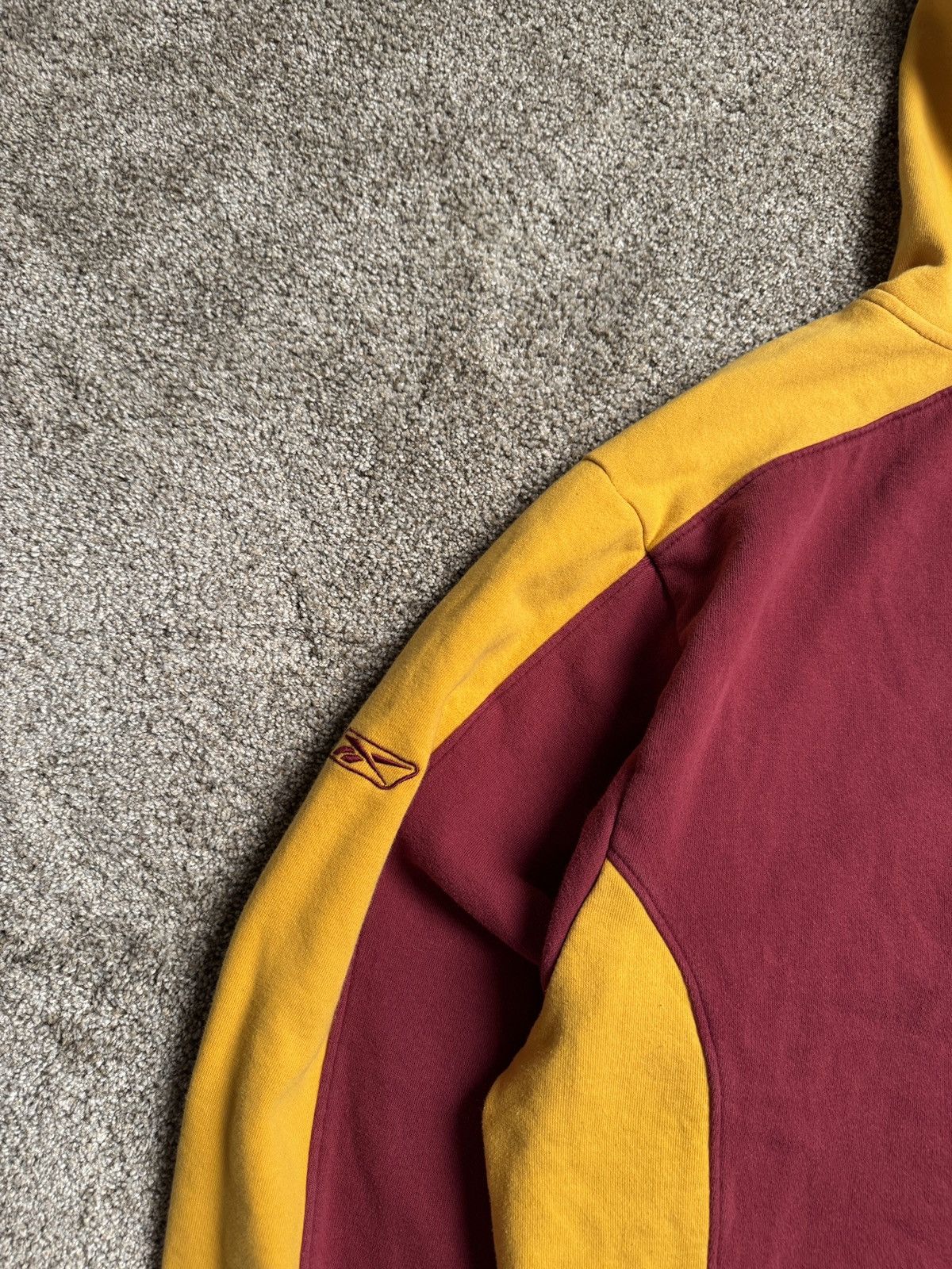 Reebok REEBOK “WASHINGTON REDSKINS” COLOUR BLOCK PULLOVER HOODIE Size US XXL / EU 58 / 5 - 6 Thumbnail