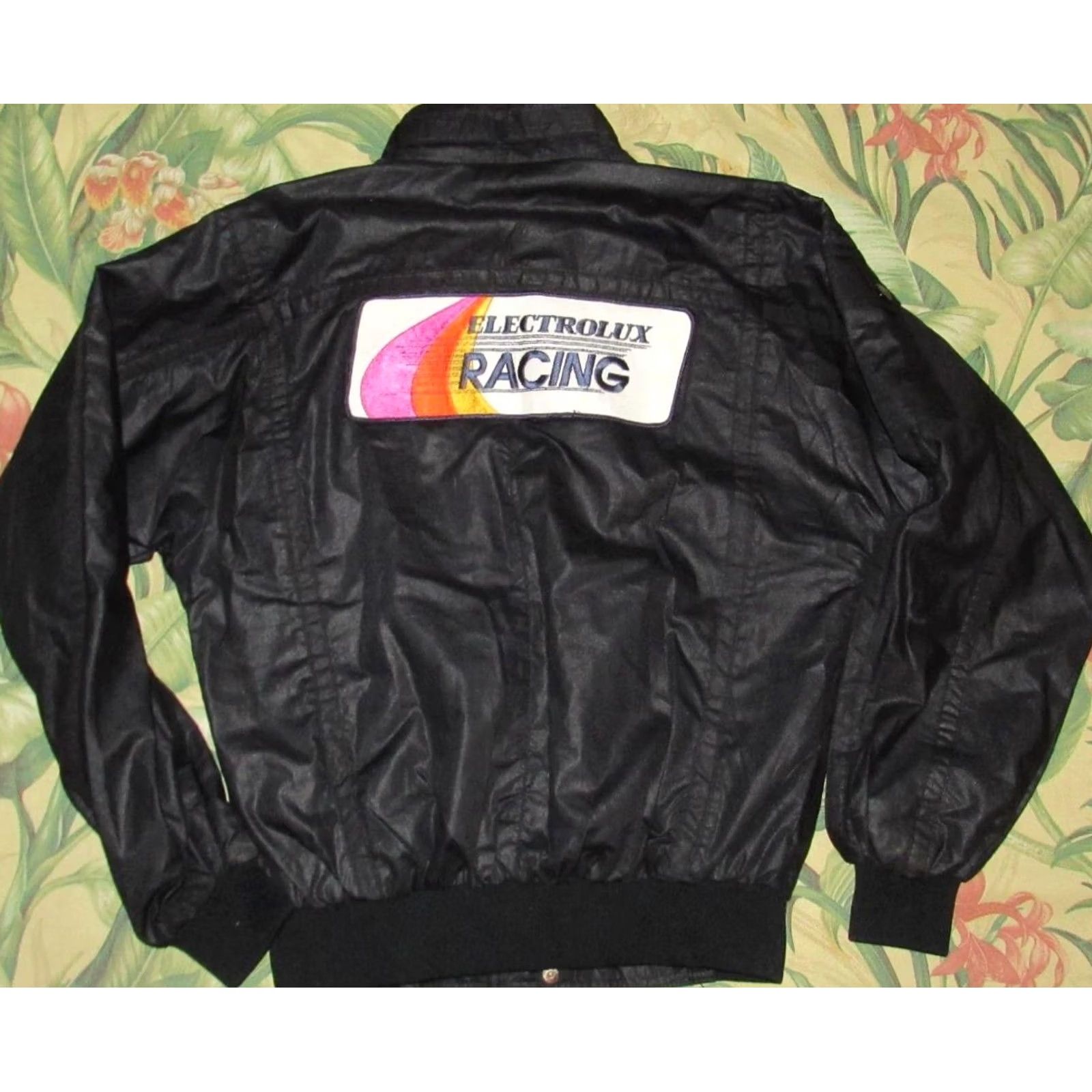 Carrera Vtg STYLE AUTO Carrera Design Electrolux Racing Jacket Small Mens Black Polyester blend Jacket XS Small Black 65% Polyester 35% Cotton Size US S / EU 44-46 / 1 - 3 Thumbnail
