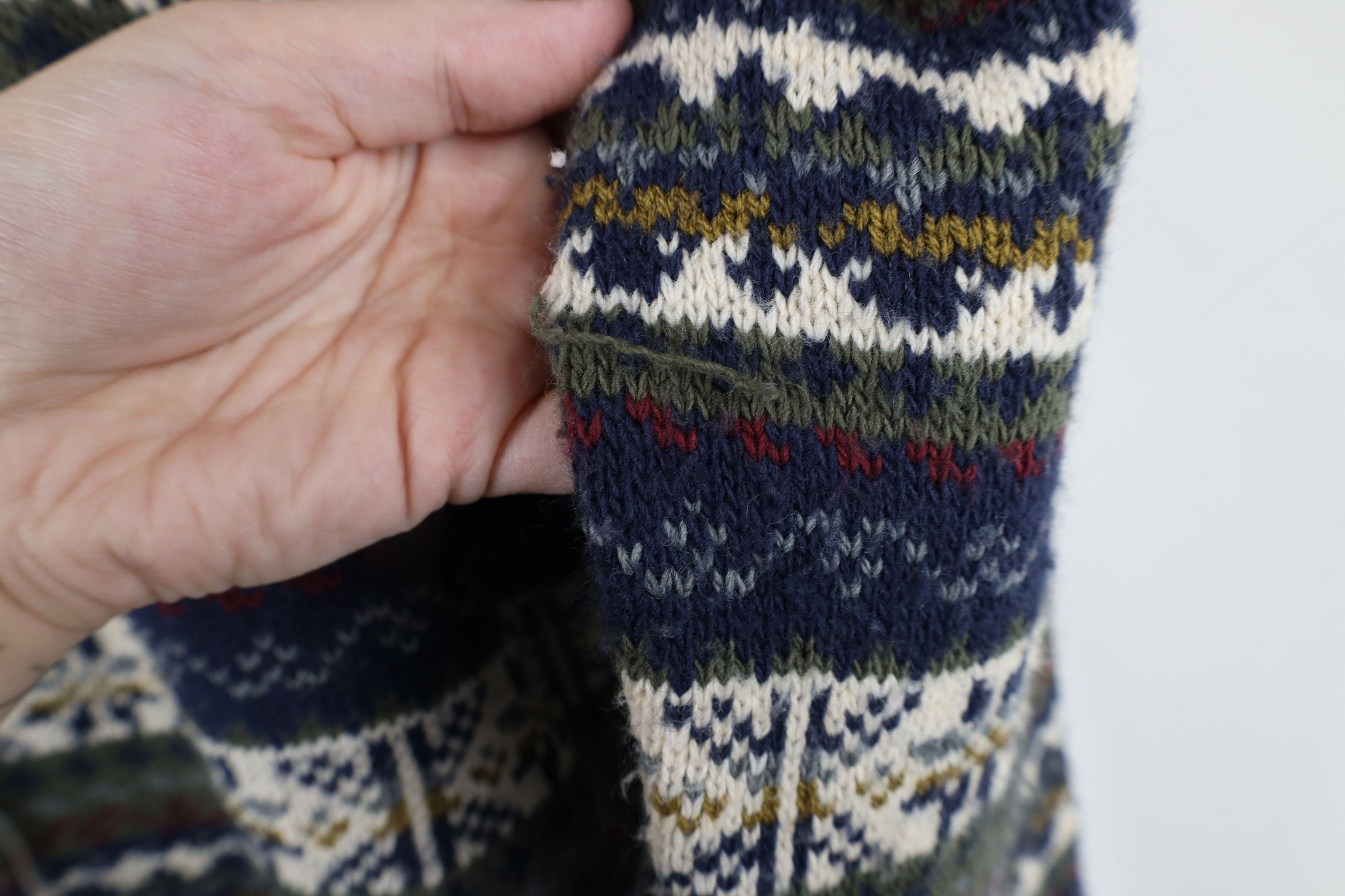 Vintage Vintage 90s Streetwear Fair Isle Knit Cardigan Sweater USA Size L / US 10 / IT 46 - 4 Thumbnail