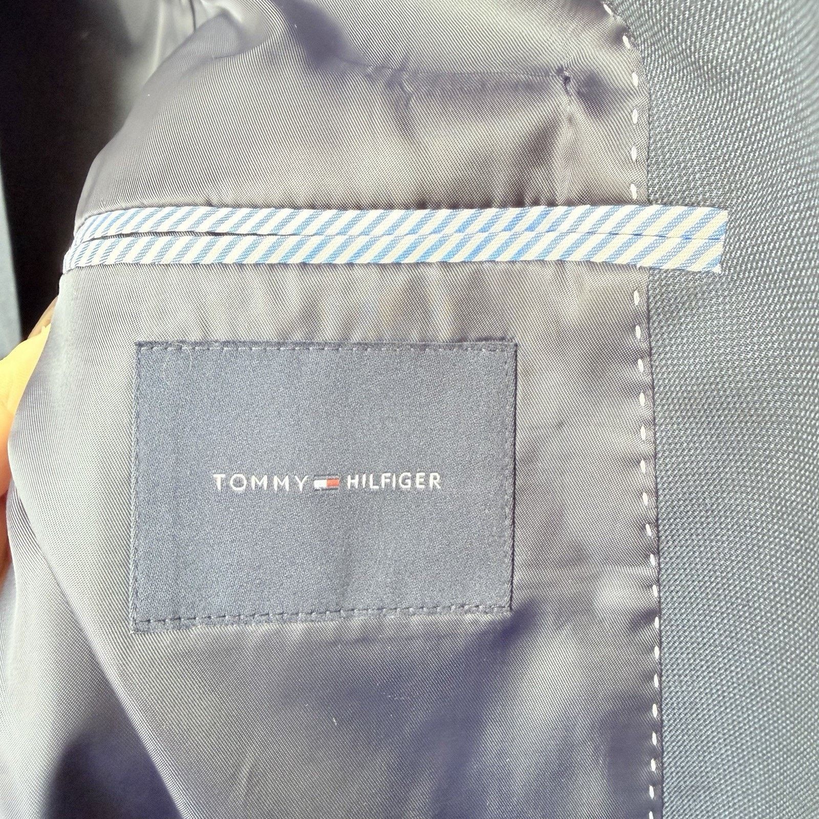 Tommy Hilfiger Tommy Hilfiger Navy Blazer 42R – Classic Two-Button Jacket Size 42R - 10 Thumbnail