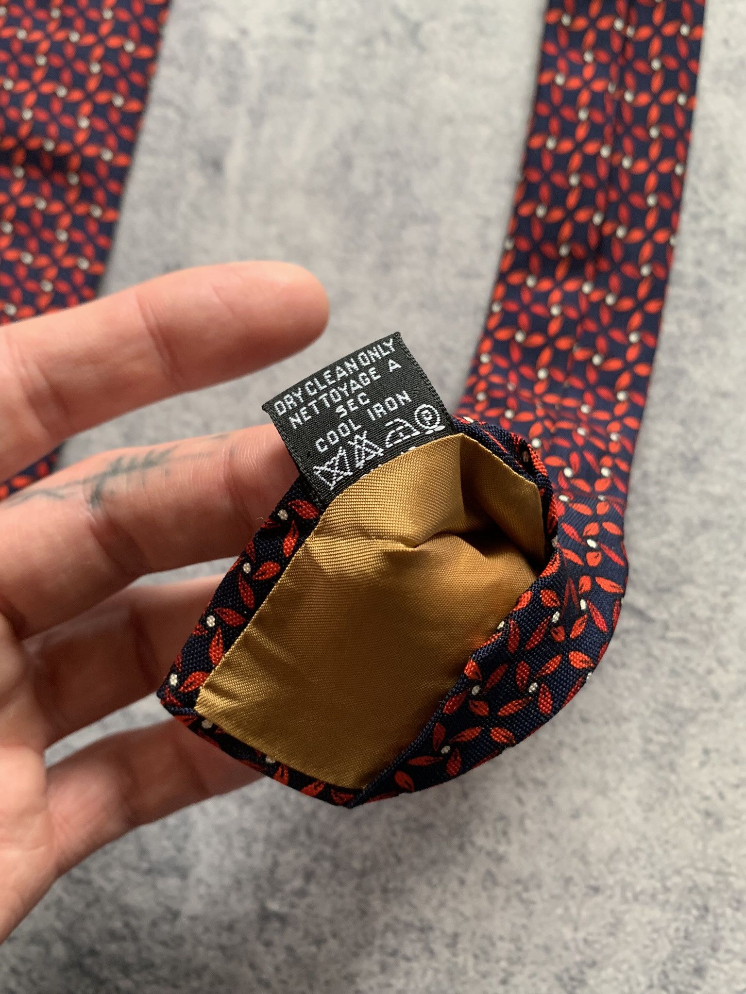 Yves Saint Laurent Vintage YSL 100% Silk Mens Luxury Tie Size ONE SIZE - 4 Thumbnail
