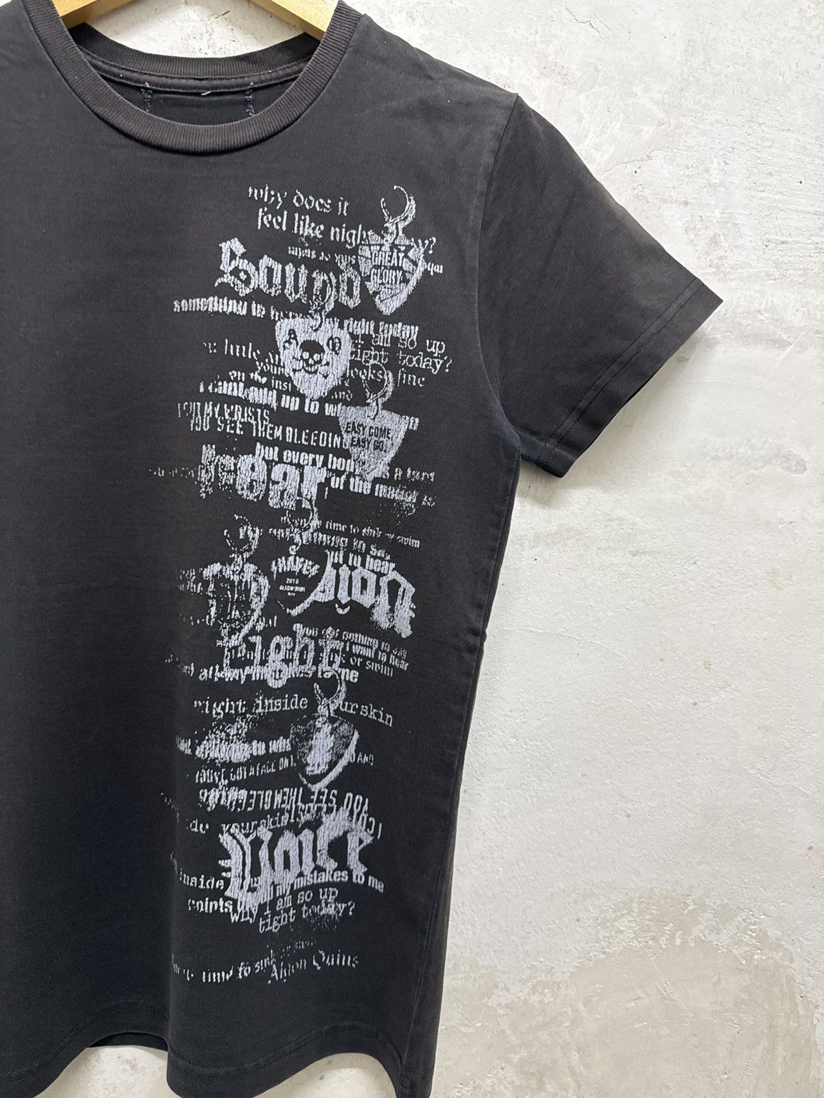 20471120 Distressed Gothic Grunge Poems 20471120 styled Faded Tees Size US XXS / EU 40 - 2 Thumbnail