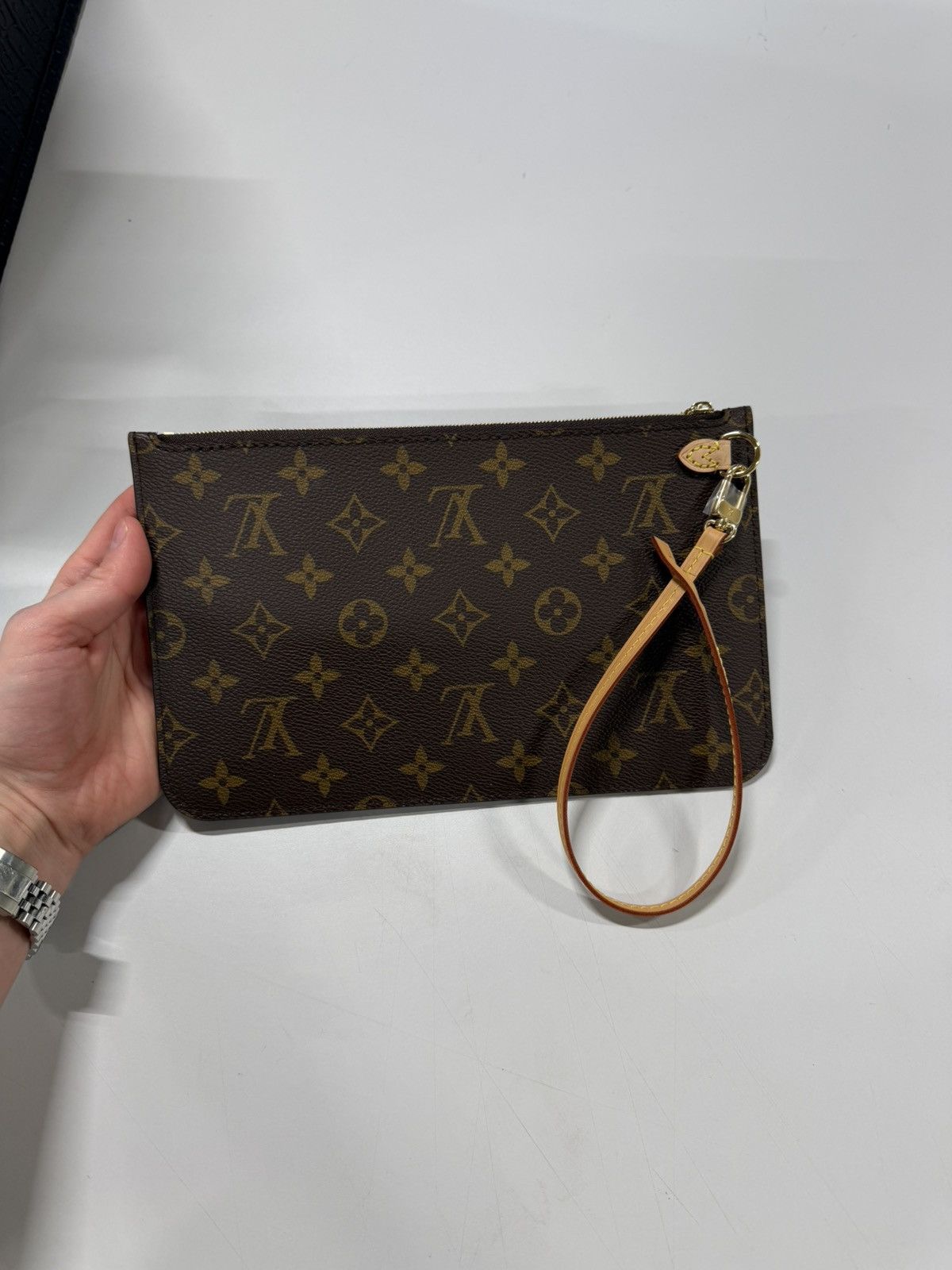 Louis Vuitton Louis Vuitton Neverfull Pouch Clutch NEW Size ONE SIZE - 1 Thumbnail