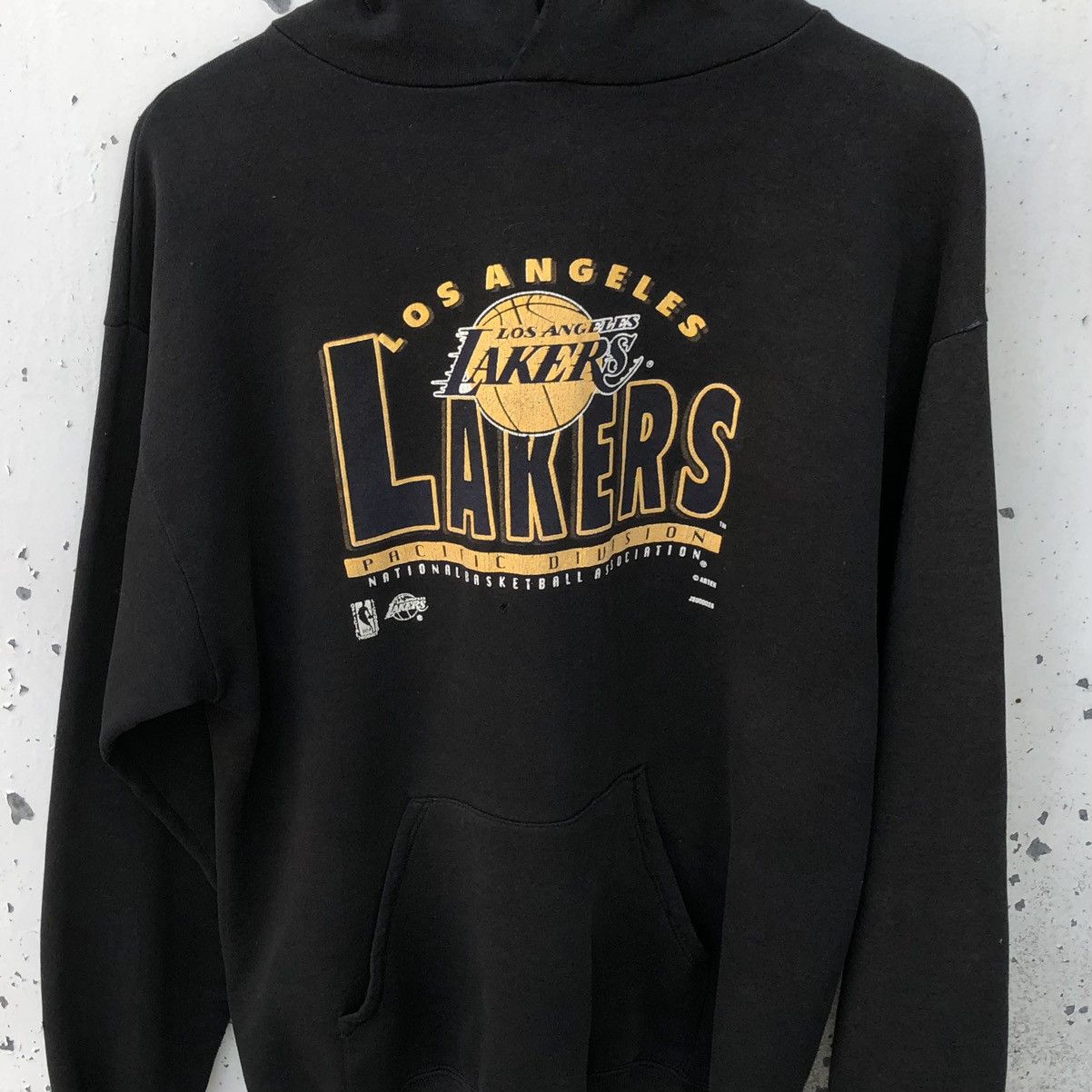 Vintage Vintage Sun Faded 90s NBA Los Angeles Lakers sweater hoodie Size US L / EU 52-54 / 3 - 4 Thumbnail