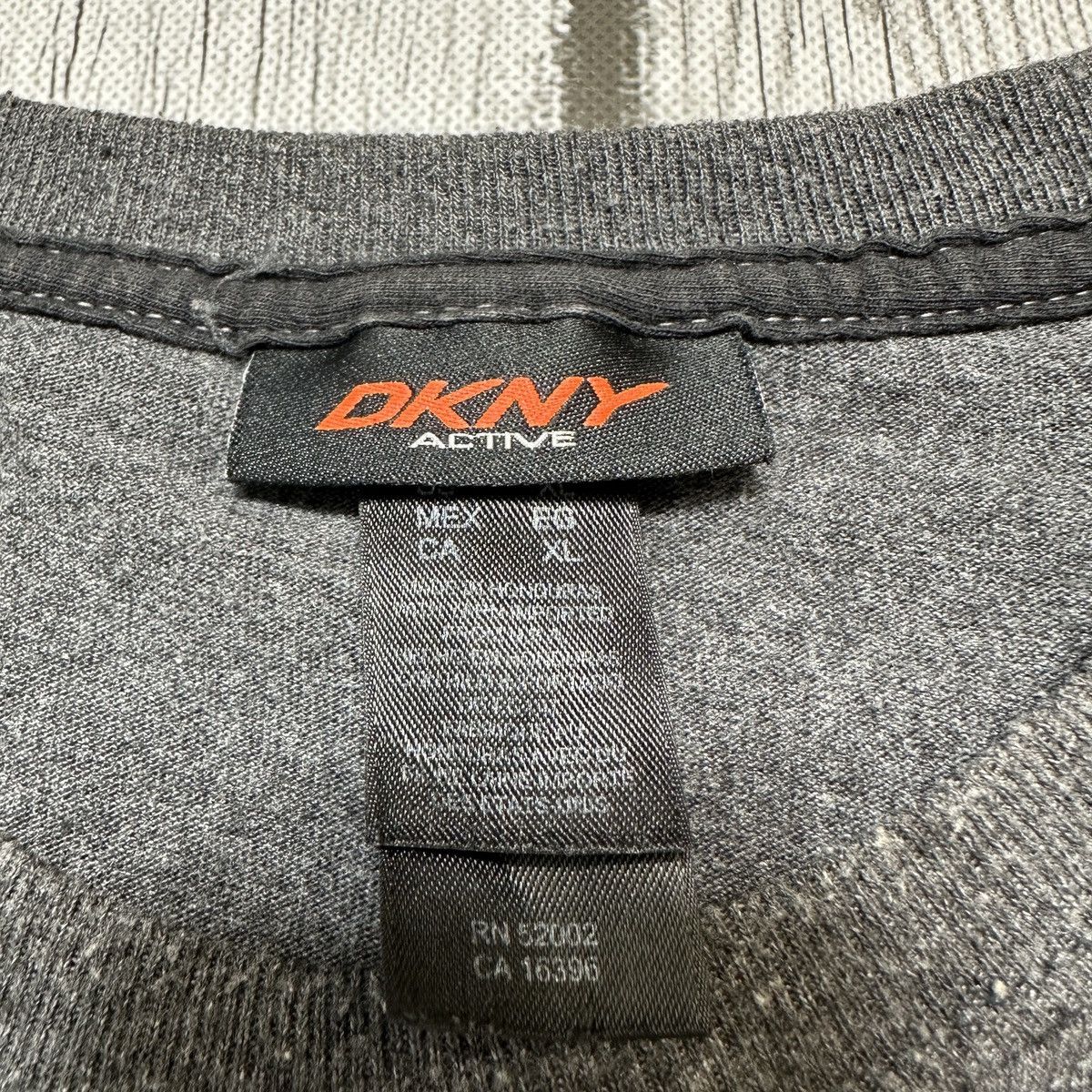 DKNY × Vintage Vintage DKNY Active tee Size US XL / EU 56 / 4 - 4 Thumbnail