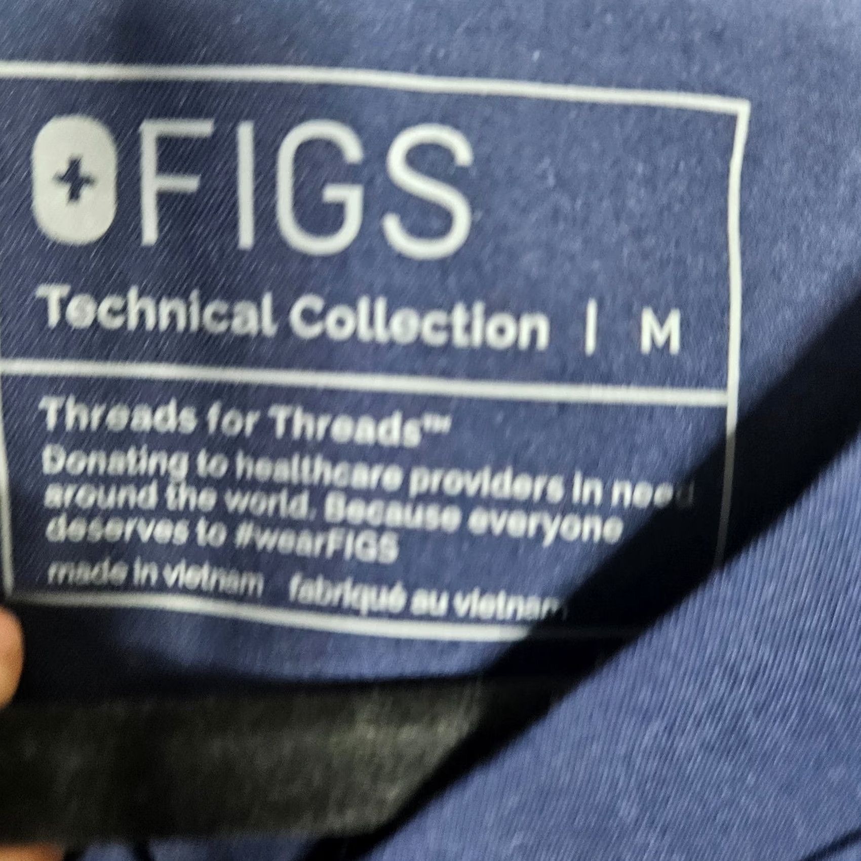 Vintage FIGS Scrub Top Navy V-neck Short Sleeve Womens M NEW Solid Polyester Blend Medical Size M / US 6-8 / IT 42-44 - 2 Thumbnail
