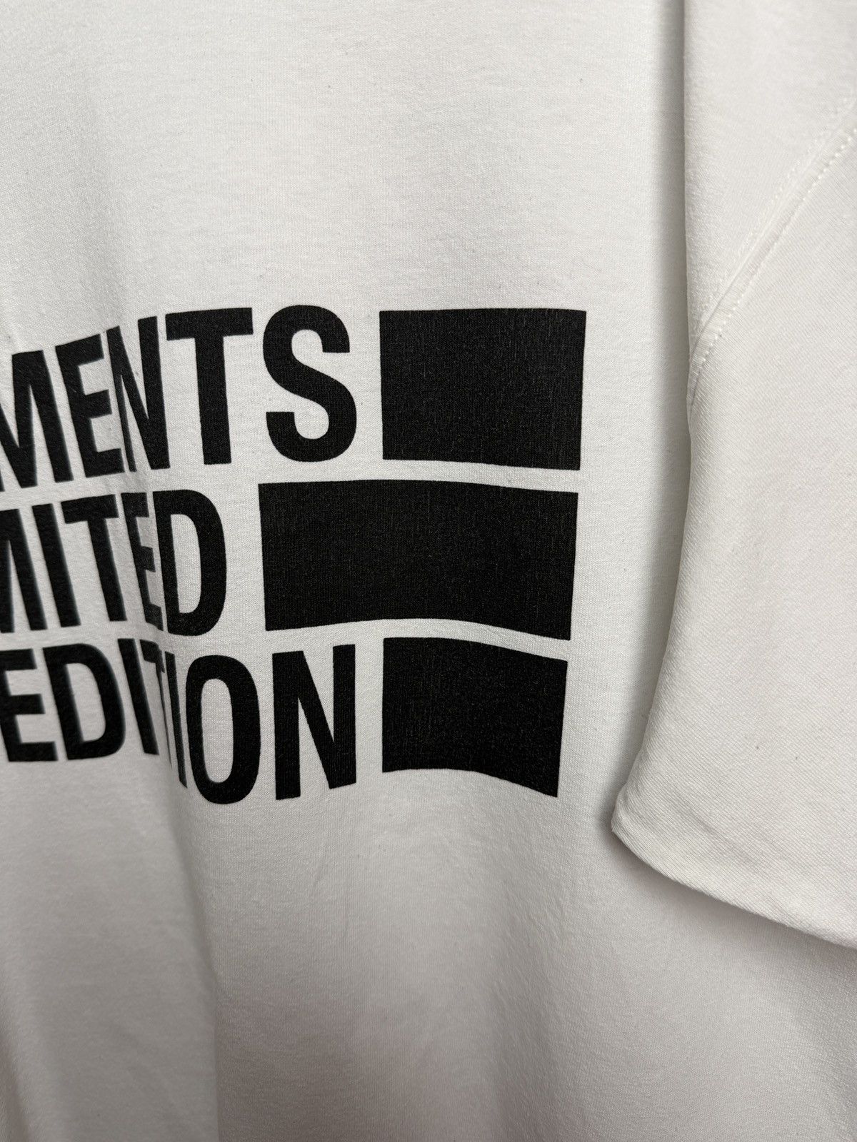 Vetements VETEMENTS LIMITED EDITION TEE OVERSIZE Size US XL / EU 56 / 4 - 5 Thumbnail