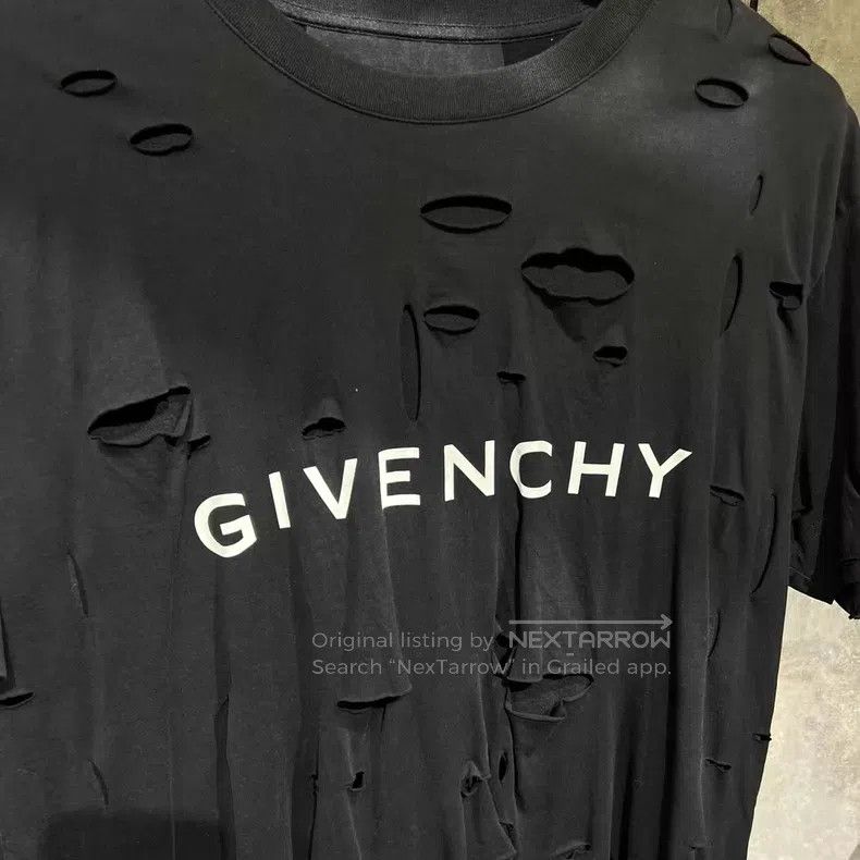 Givenchy Givenchy Fake Two-Piece Hole Destruction Letter Logo Print Size US S / EU 44-46 / 1 - 5 Thumbnail