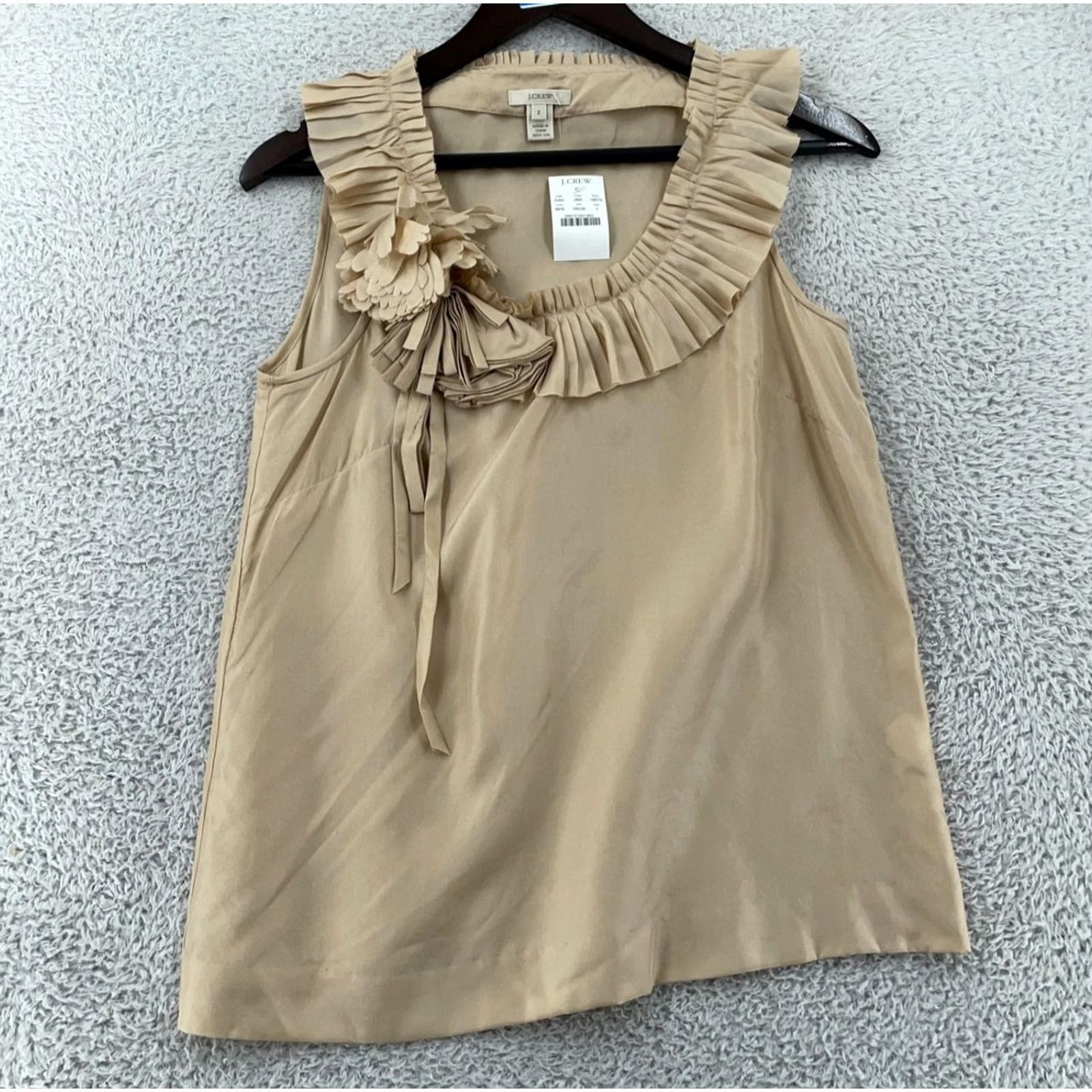 J.Crew J.Crew Blouse Top Women's 2 Beige Silk Sleeveless Round Neck Ruffle Applique Sleeveless Shirt Women Beige Silk Blouse 2 Size XS / US 0-2 / IT 36-38 - 2 Thumbnail