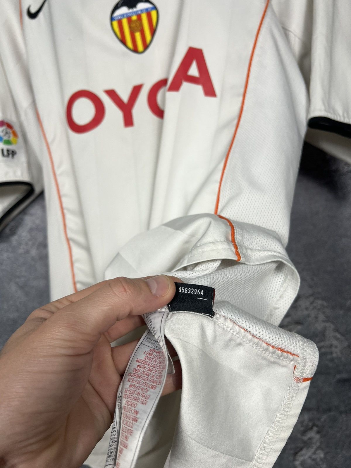 Nike Vintage Valencia 2004/2005 Home Football Jersey Blockcore Size US L / EU 52-54 / 3 - 10 Thumbnail