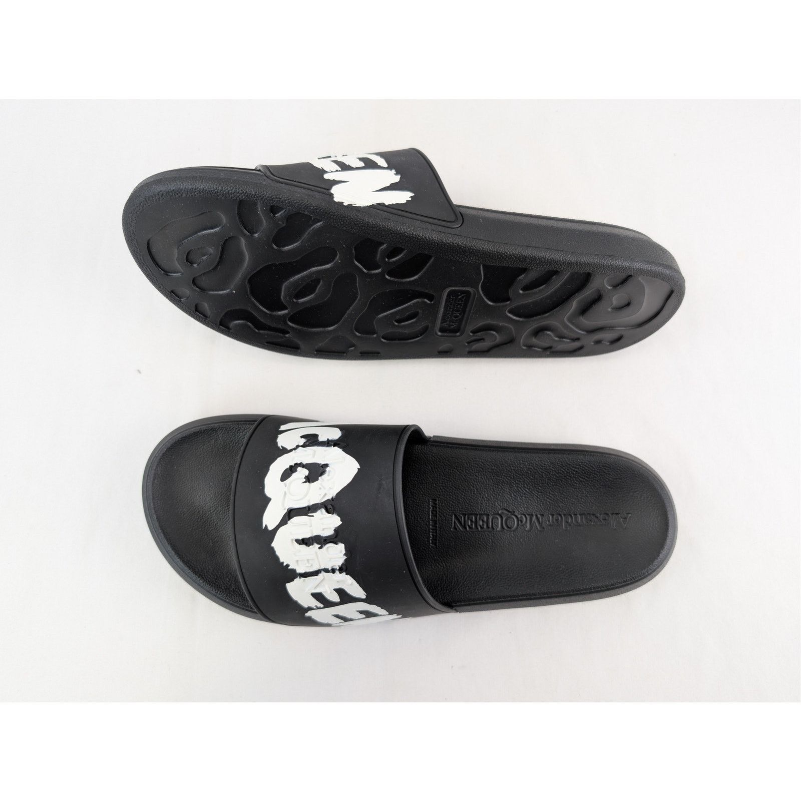 Alexander McQueen o1rshd1 Sandal Rubber Slider Logo Slippers in Black 41 Size US 8 / EU 41 - 1 Thumbnail