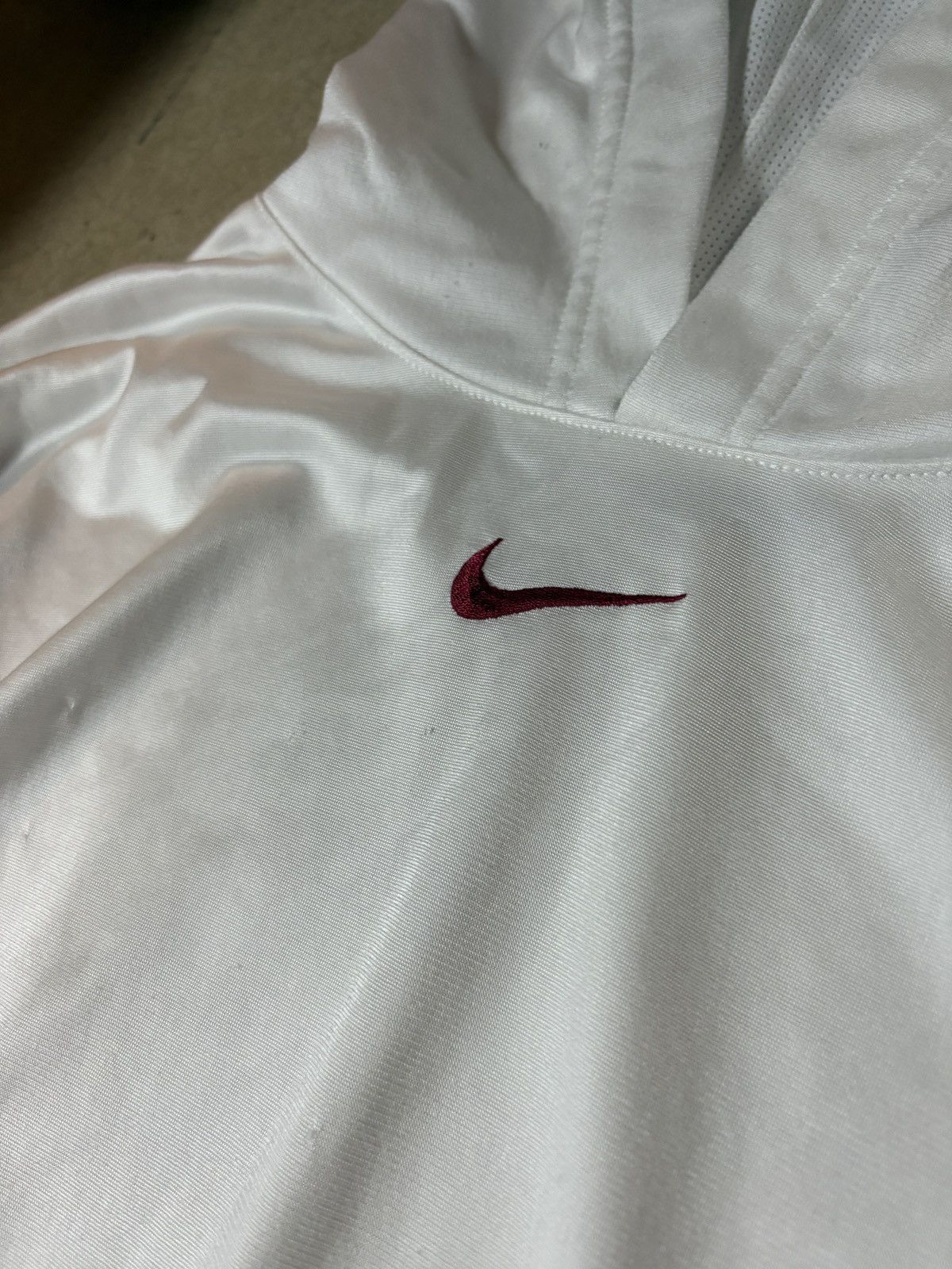 Nike Vintage 00’s Nike Y2K Center Logo Hoodie White Size Large Size US L / EU 52-54 / 3 - 2 Thumbnail