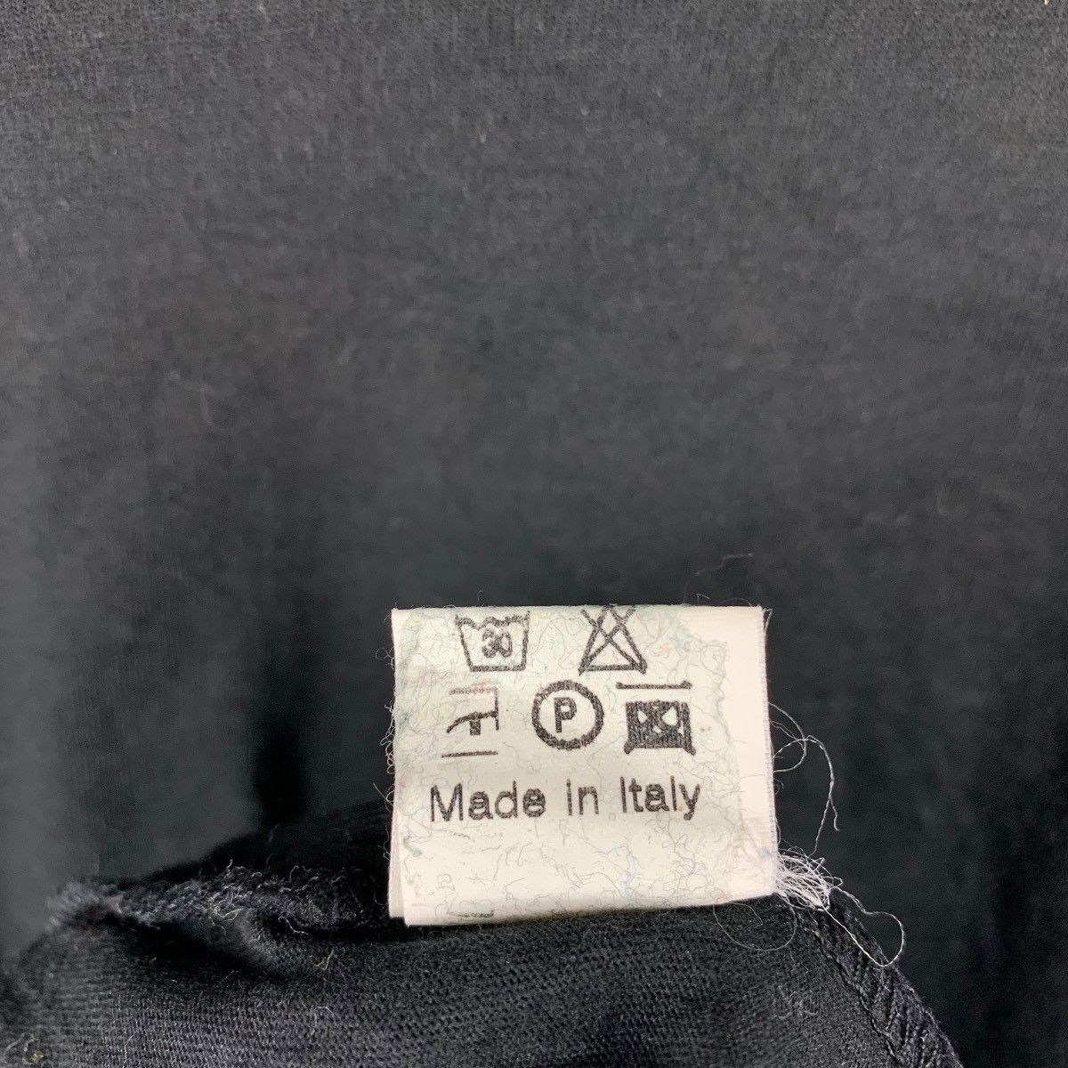 Gianfranco Ferre × Japanese Brand × Vintage Vintage 90s GIANFRANCO FERRE big printed spellout tee Size US S / EU 44-46 / 1 - 10 Thumbnail