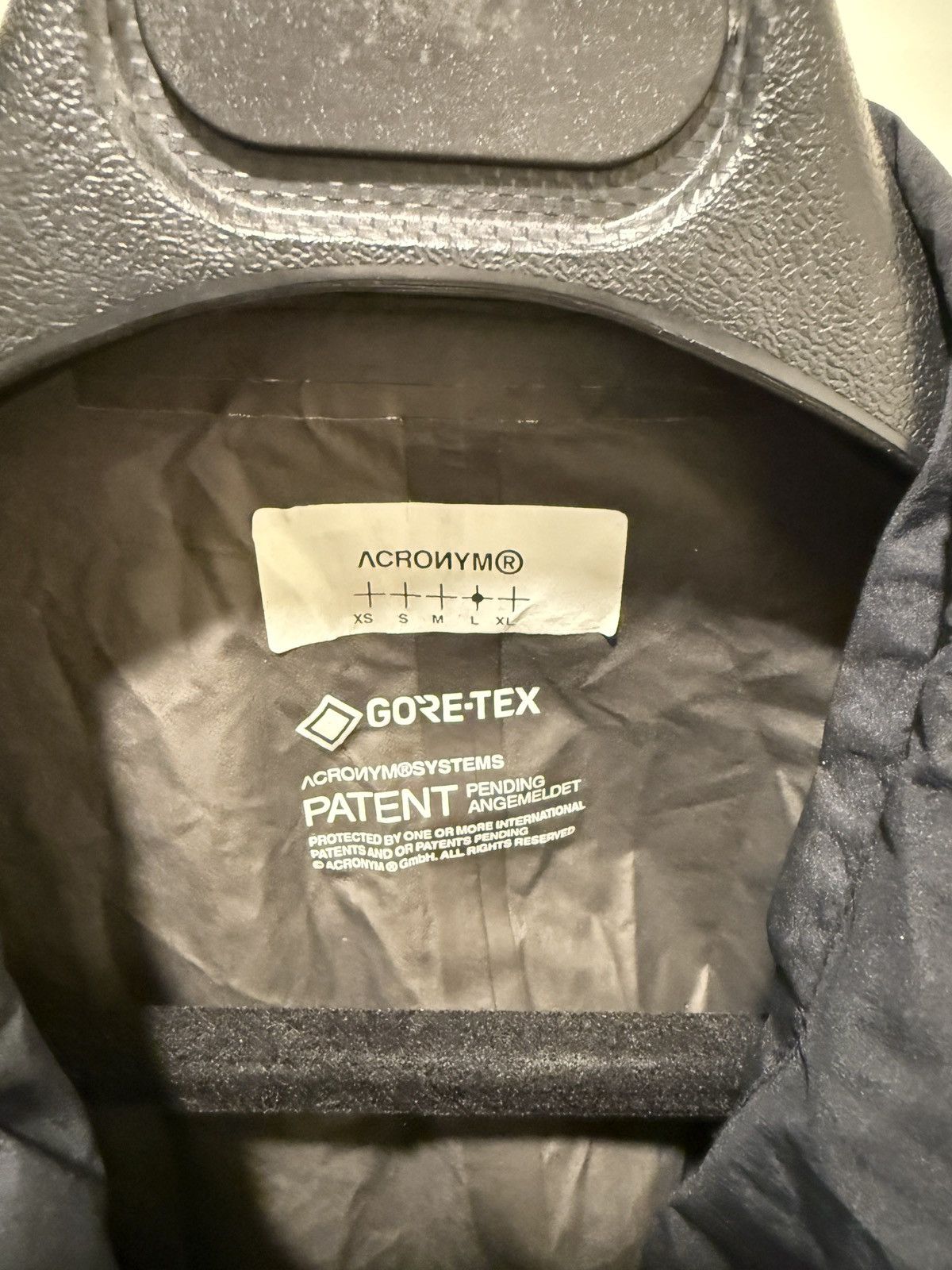 Acronym Acronym J1A-GTPL Size US L / EU 52-54 / 3 - 4 Thumbnail