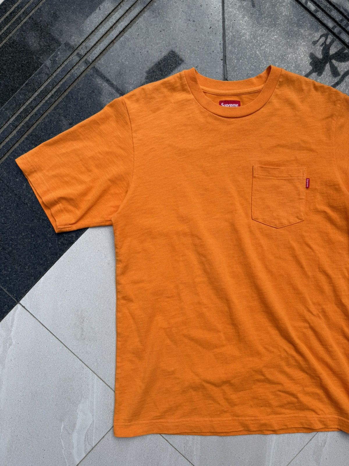90’s SUPREME RARE POCKET LOGO Y2K RETRO VINTAGE TSHIRT TEE