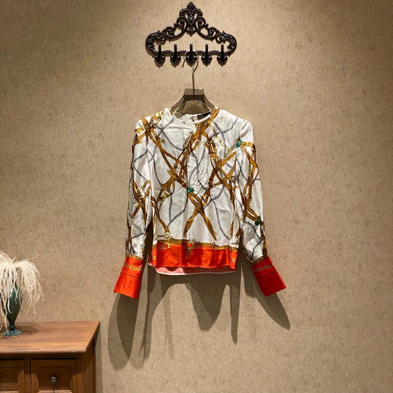 Louis Vuitton Louis Vuitton Chain printed mulberry silk shirt Size XS / US 0-2 / IT 36-38 - 1 Thumbnail