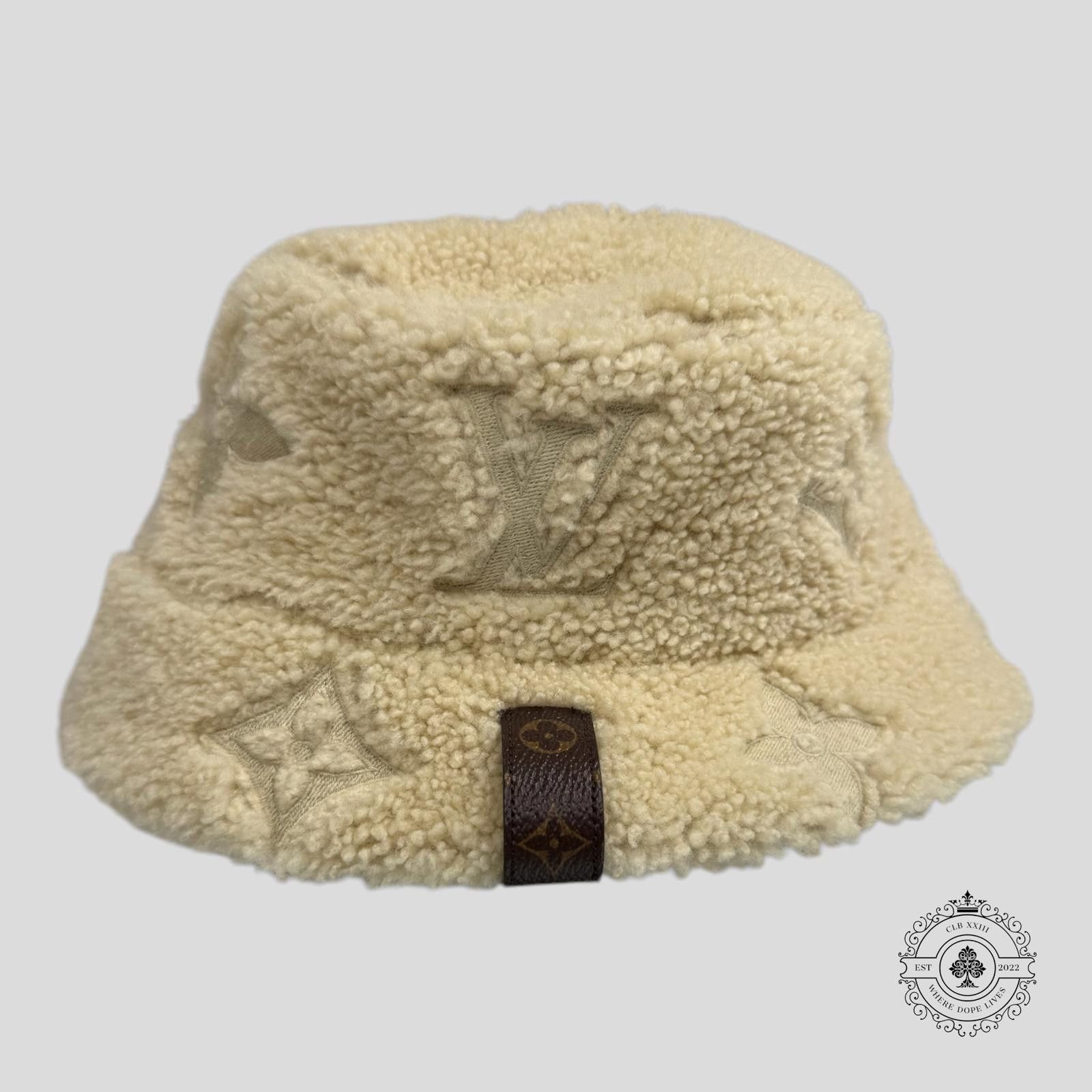 Louis Vuitton Louis Vuitton Shearling LV Curly Bucket Hat in Off White Size ONE SIZE - 1 Thumbnail