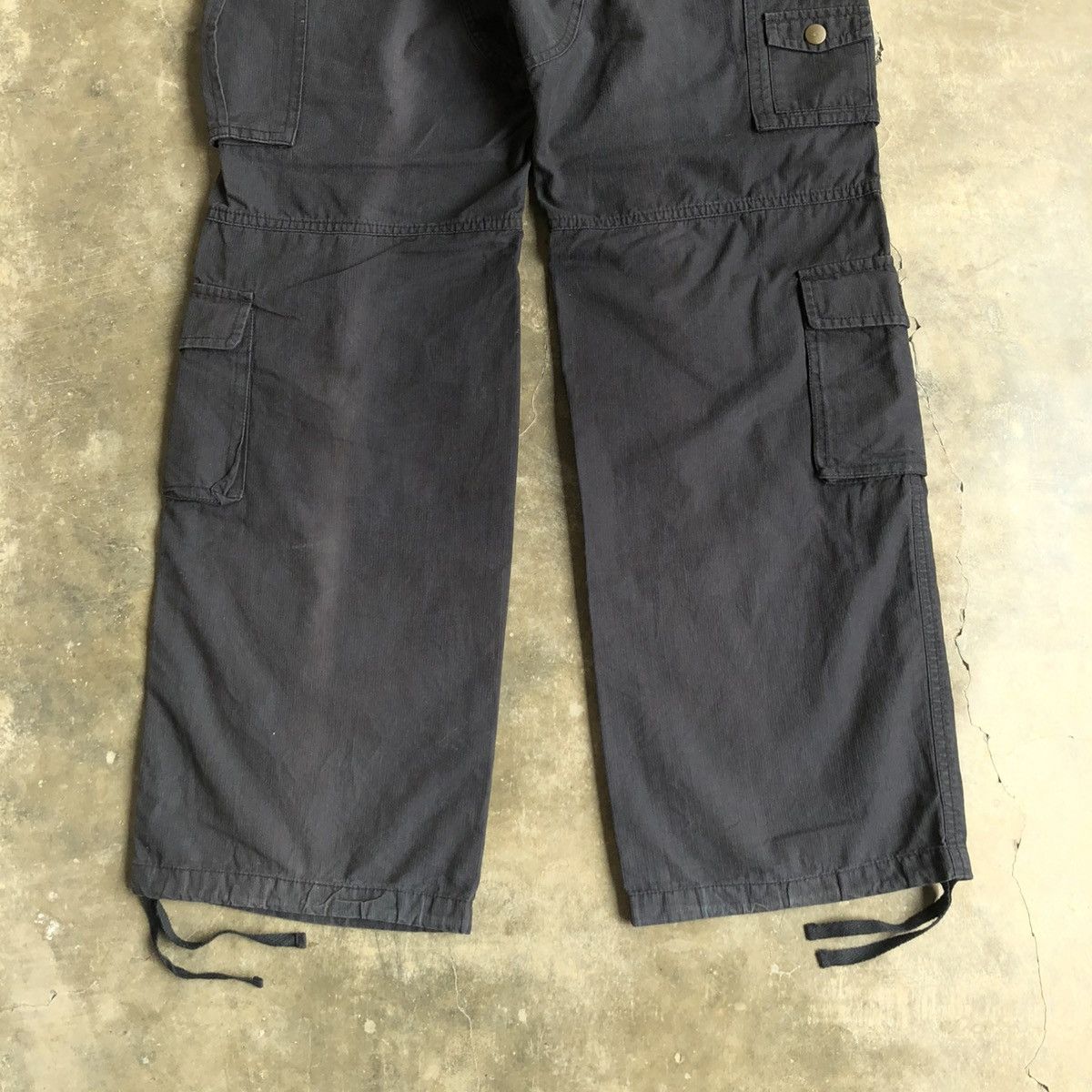 Takeo Kikuchi 2000s Takeo Kikuchi Multipocket Cargo Pants Black Designer Size US 34 / EU 50 - 9 Thumbnail