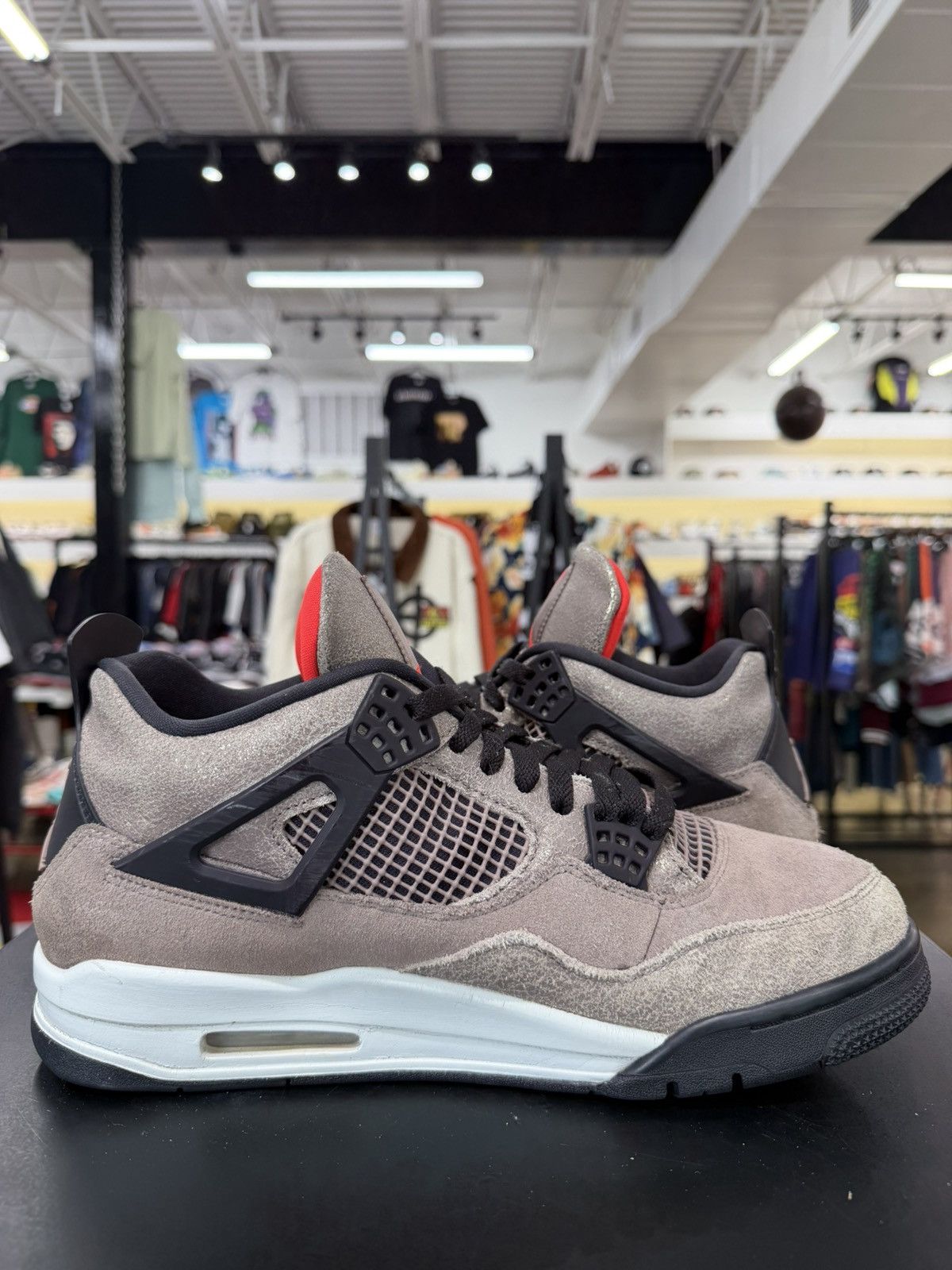 Jordan Brand Air Jordan 4 Taupe Haze Size 11 (2021) Size US 11 / EU 44 - 3 Thumbnail