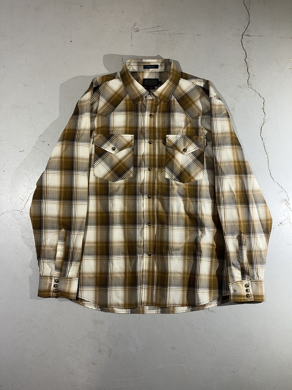 Pendleton Pendelton vintage mens pearl snap button up shirt Size US XL / EU 56 / 4 - 1 Thumbnail
