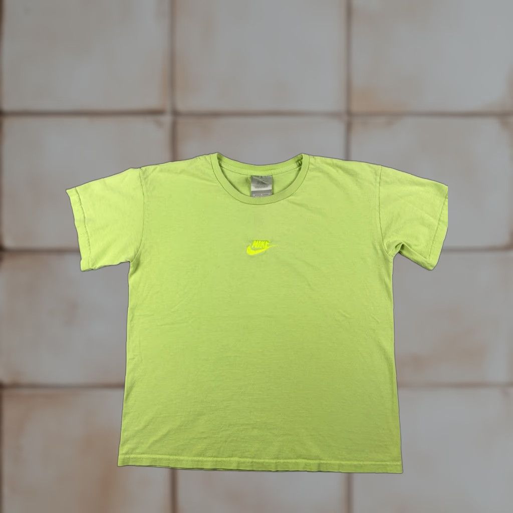 Nike VINTAGE Nike Center Swoosh T Shirt Women’s M Green Cropped Short Sleeve Y2k Embroidered Round Neck Size M / US 6-8 / IT 42-44 - 1 Thumbnail