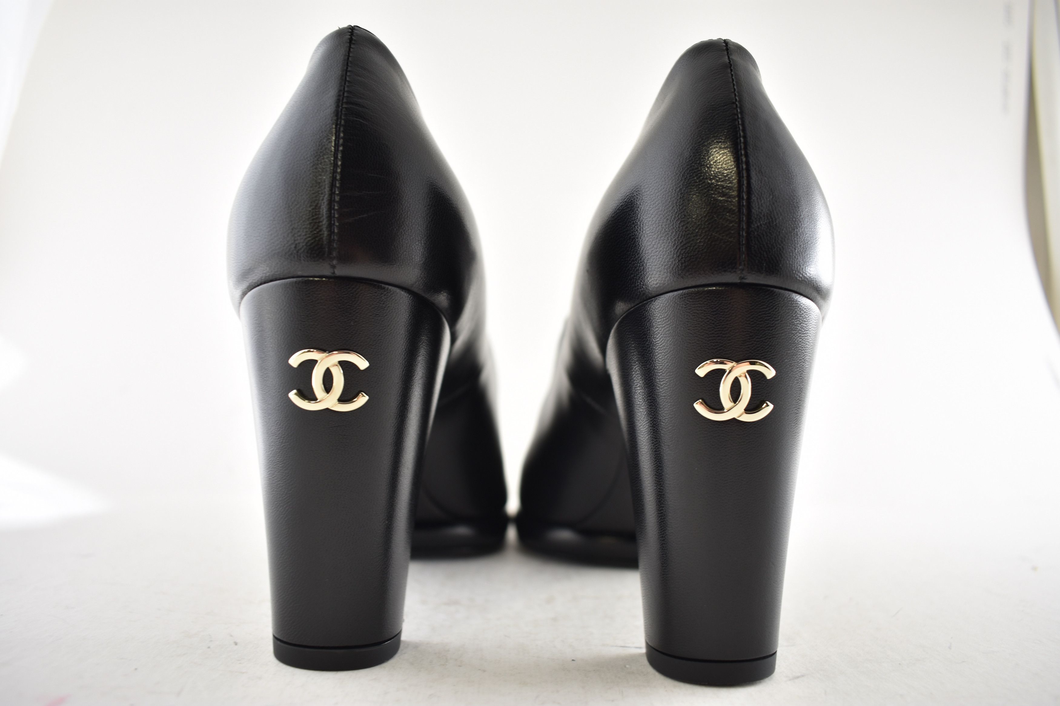 Chanel Chanel 24B CC Logo Ankle Strap Block Heel Platform Pumps 41 Size US 11 / IT 41 - 13 Thumbnail
