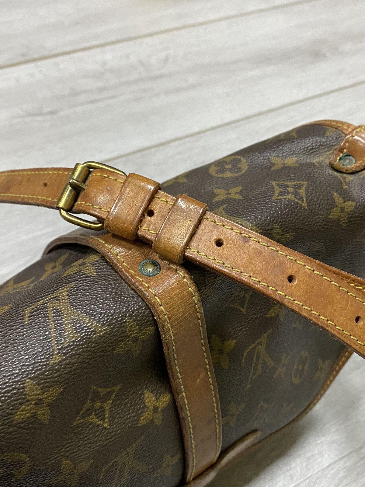 Louis Vuitton Louis Vuitton saumur crossbody bag LV monogram Size ONE SIZE - 17 Thumbnail