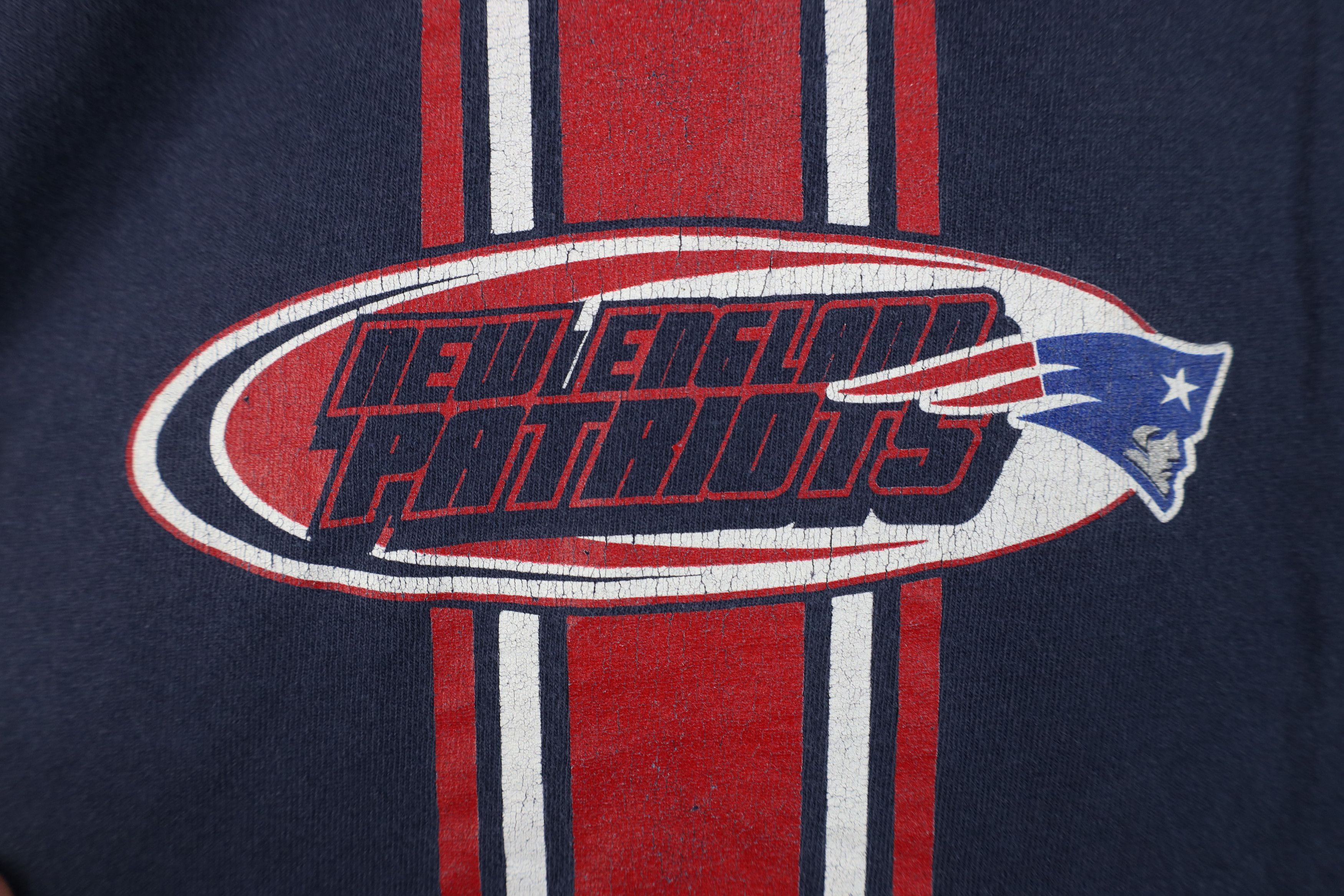 Vintage Vintage 90s New England Patriots Football T-Shirt Blue Size US XL / EU 56 / 4 - 5 Thumbnail