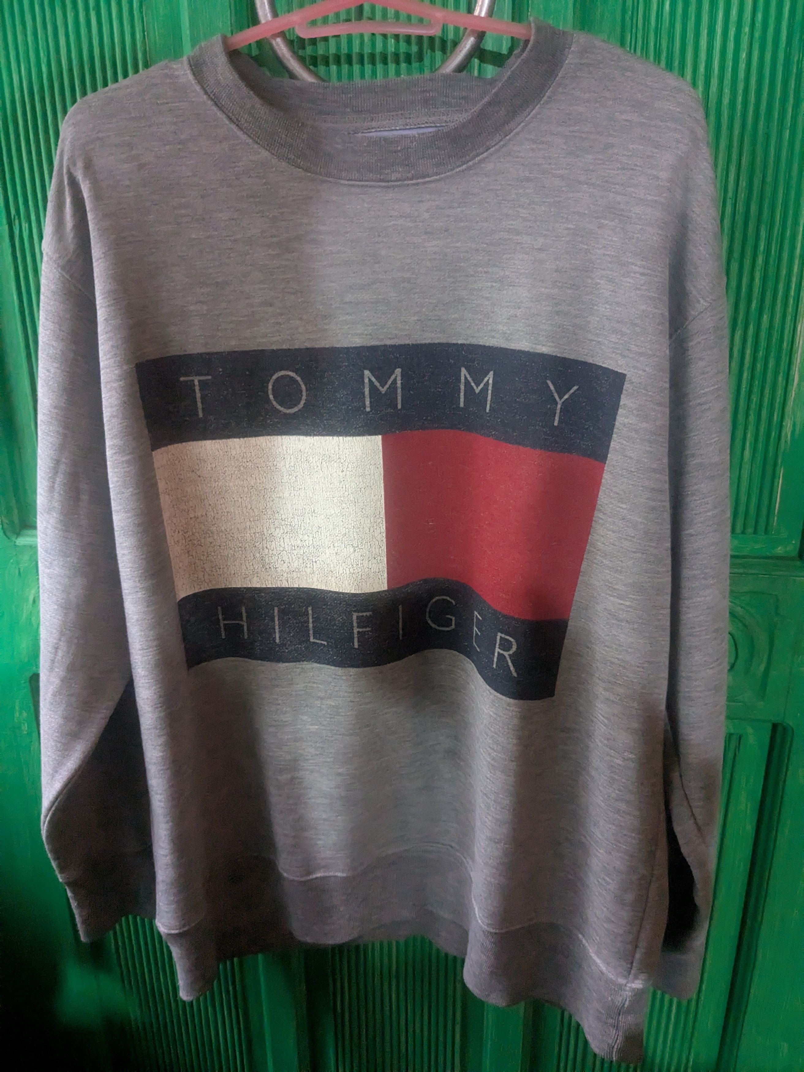 Tommy Hilfiger tommy Hilfiger vintage 90's sweater big logo rare Size US M / EU 48-50 / 2 - 1 Thumbnail