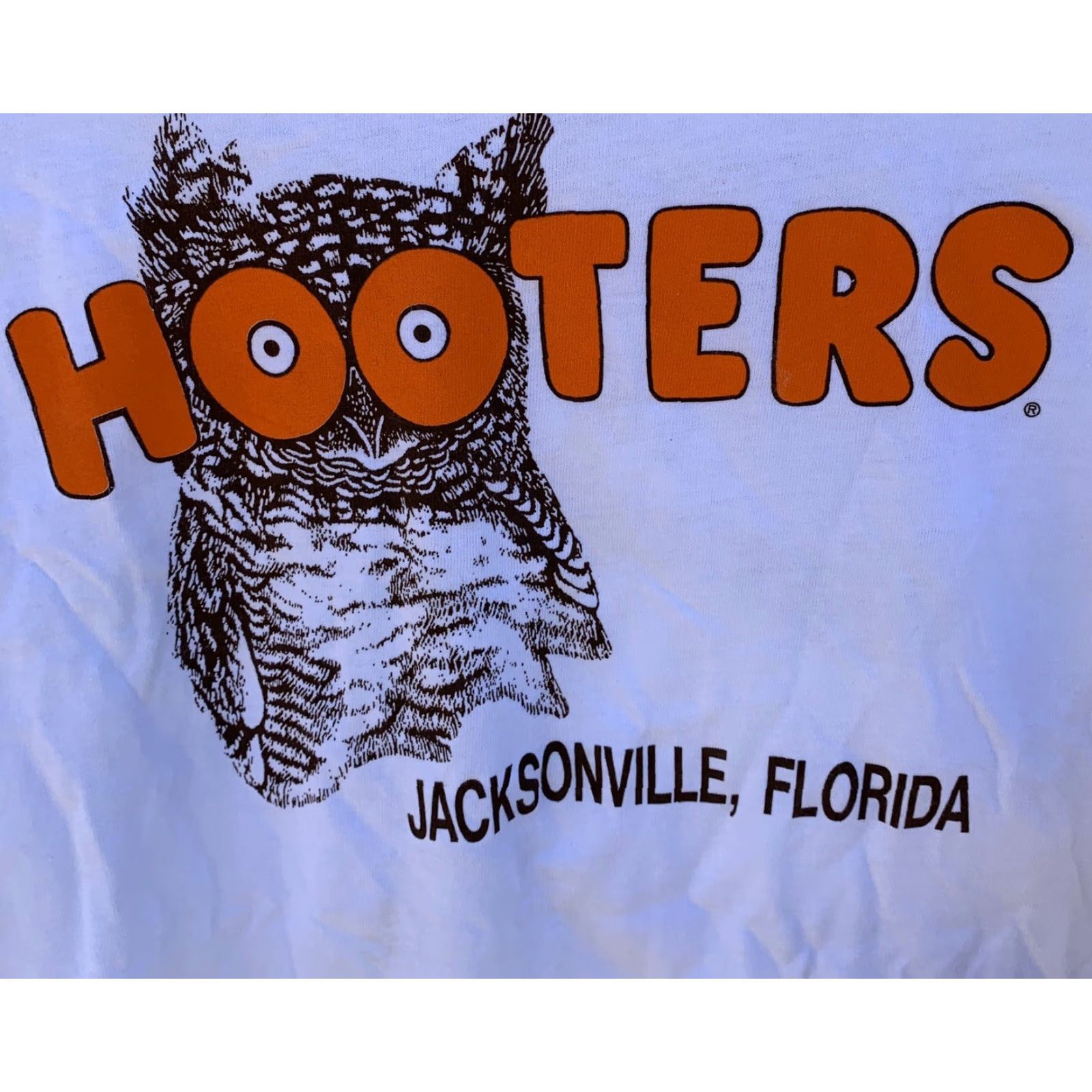 Hanes Vintage HOOTERS Jacksonville Florida T Shirt Delightfully Tacky Yet Unrefined L Mens White 1990s Graphic Tee Size US L / EU 52-54 / 3 - 4 Thumbnail