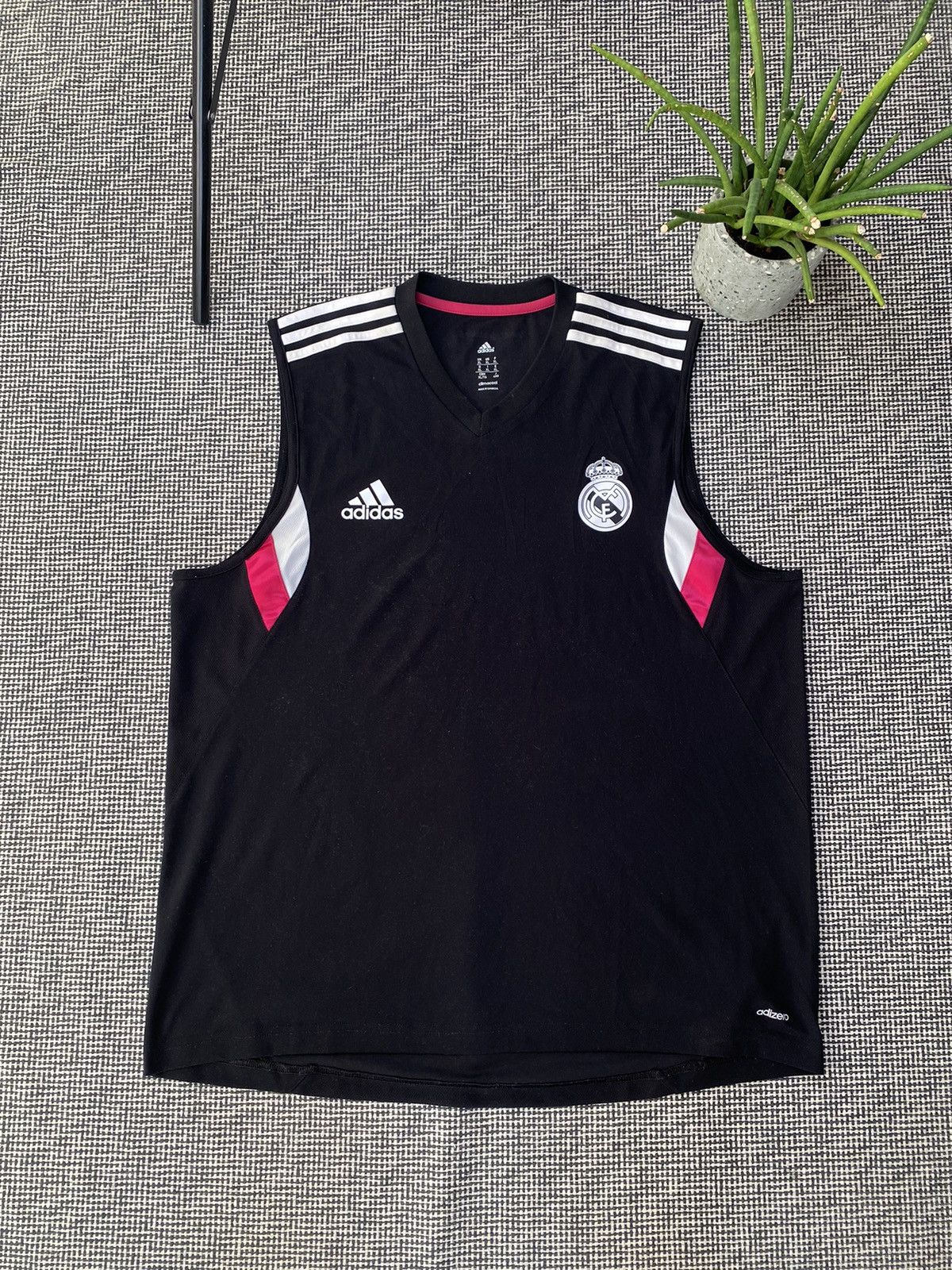 Real madrid sleeveless jersey deals